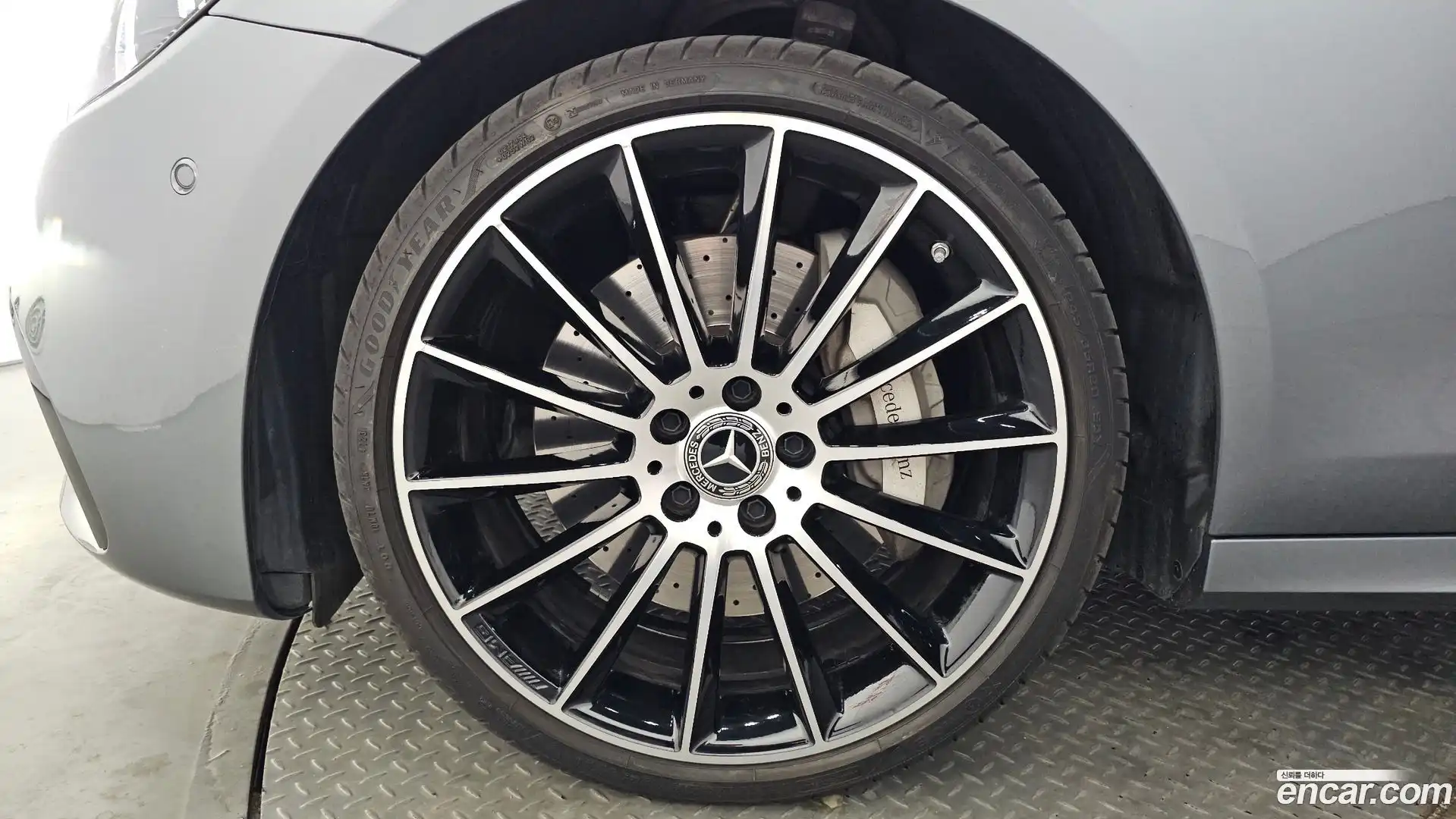 E-Class Mercedes-Benz 2023.2-OUTER-005
