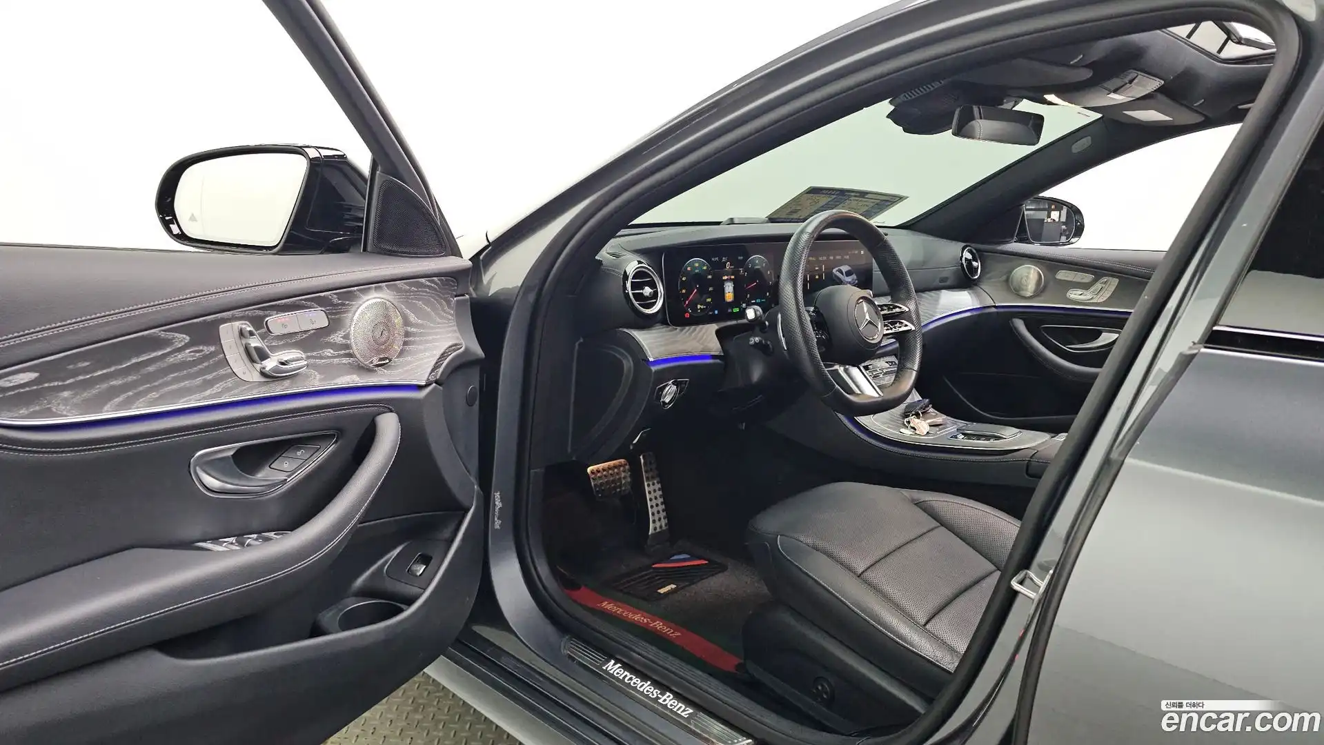 E-Class Mercedes-Benz 2023.2-INNER-010