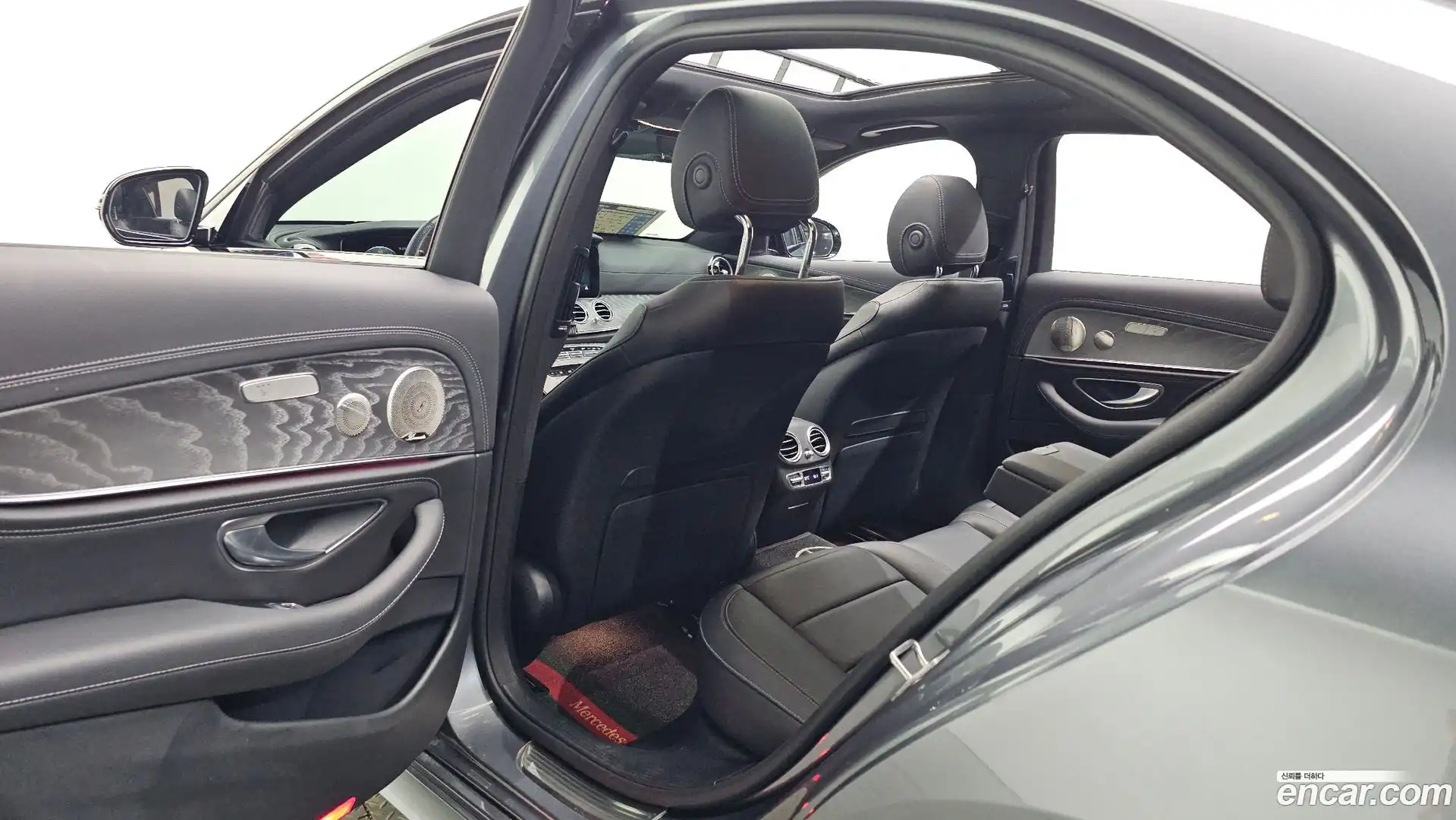 E-Class Mercedes-Benz 2023.2-OPTION-015
