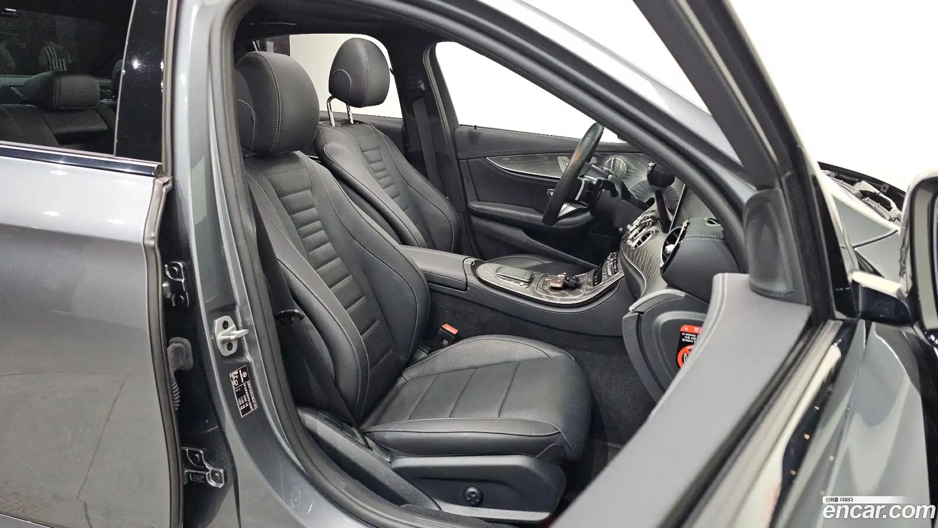 E-Class Mercedes-Benz 2023.2-OPTION-016