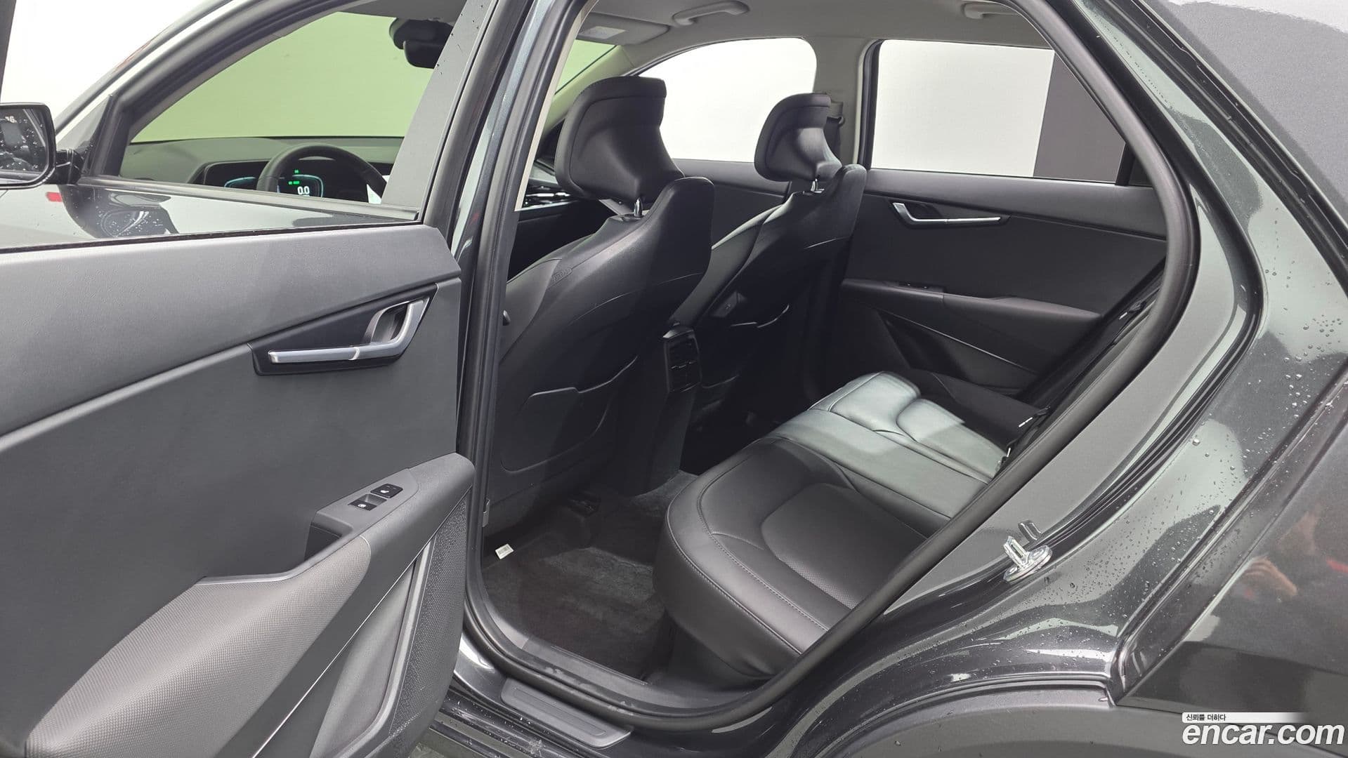 Main__Slider__Photo:Niro Kia 2024.1-11