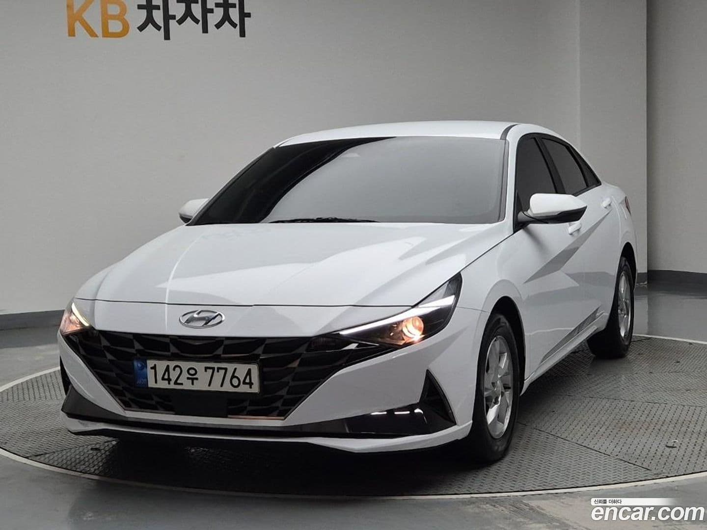 Main__Slider__Photo:AVANTE Hyundai 2021.8-0