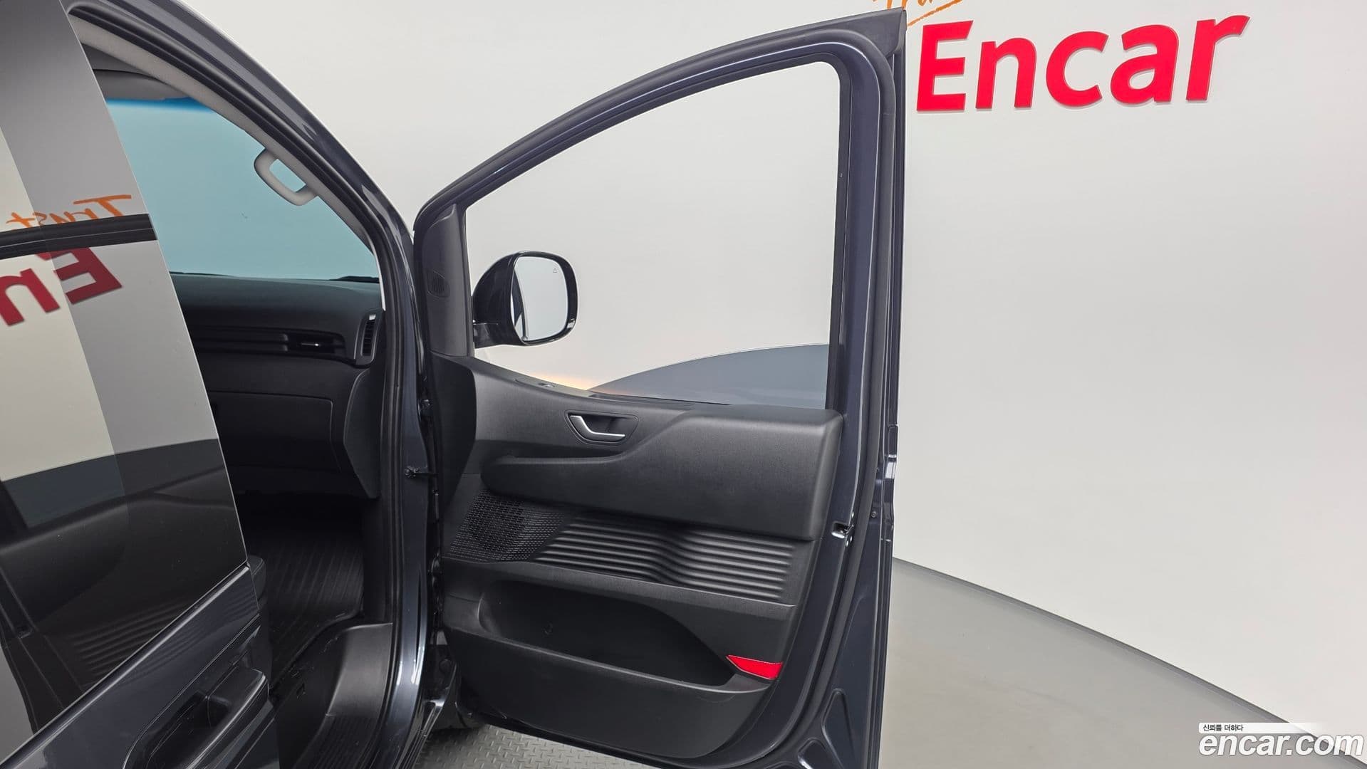 Main__Slider__Photo:Staria Hyundai 2024.10-24