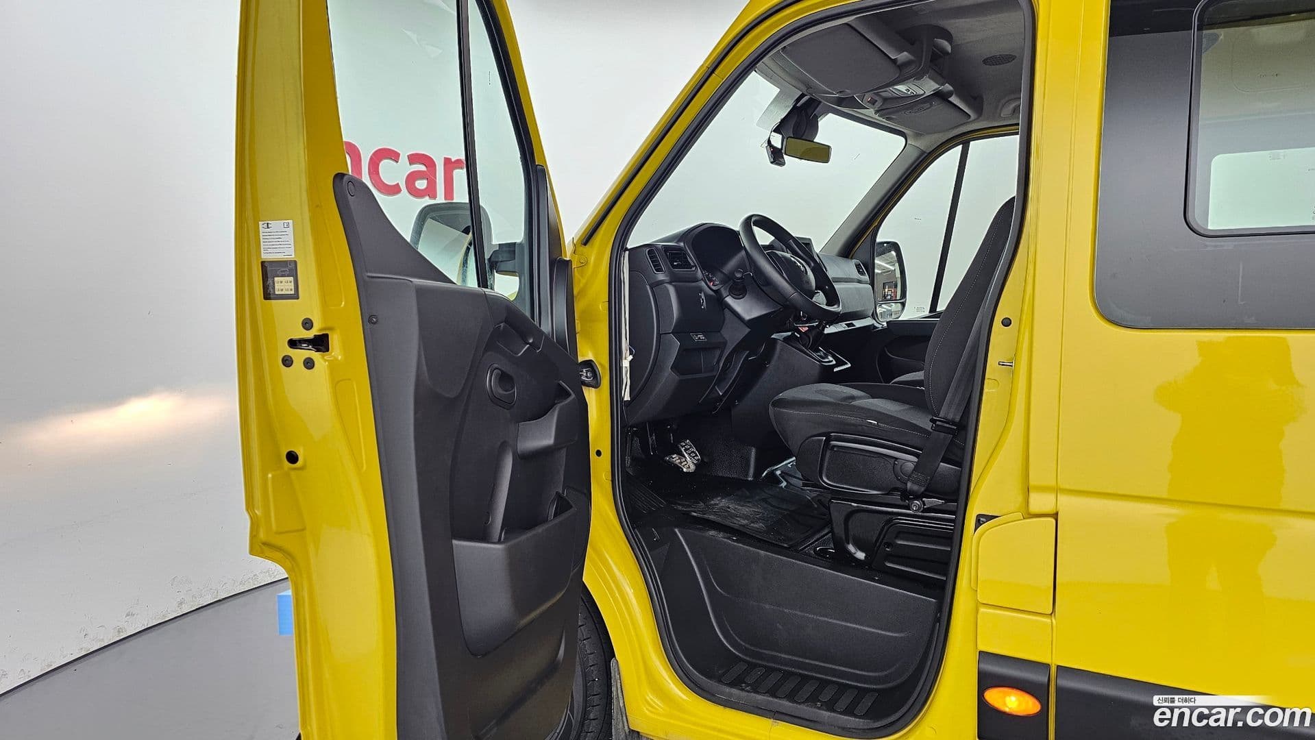 Main__Slider__Photo:Master Renault Korea 2020.5-9