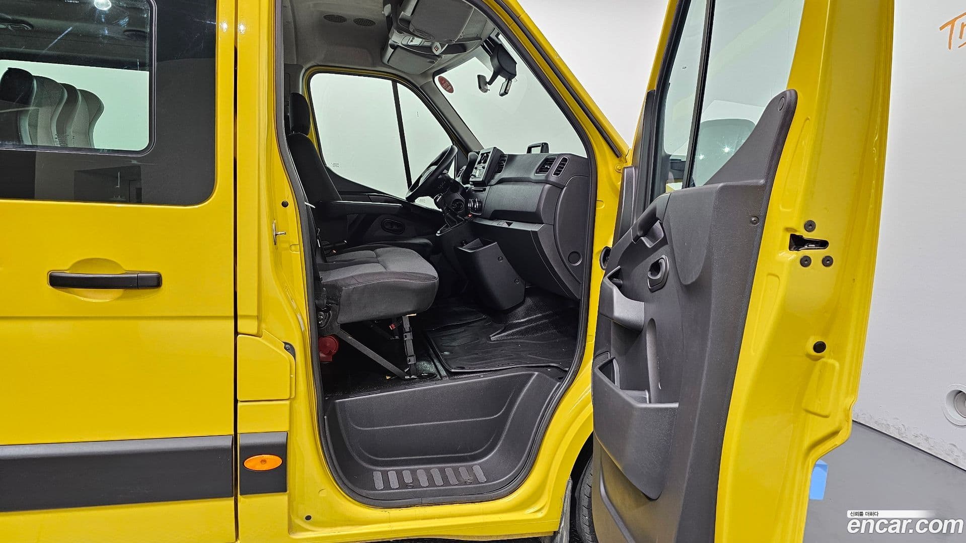 Main__Slider__Photo:Master Renault Korea 2020.5-25