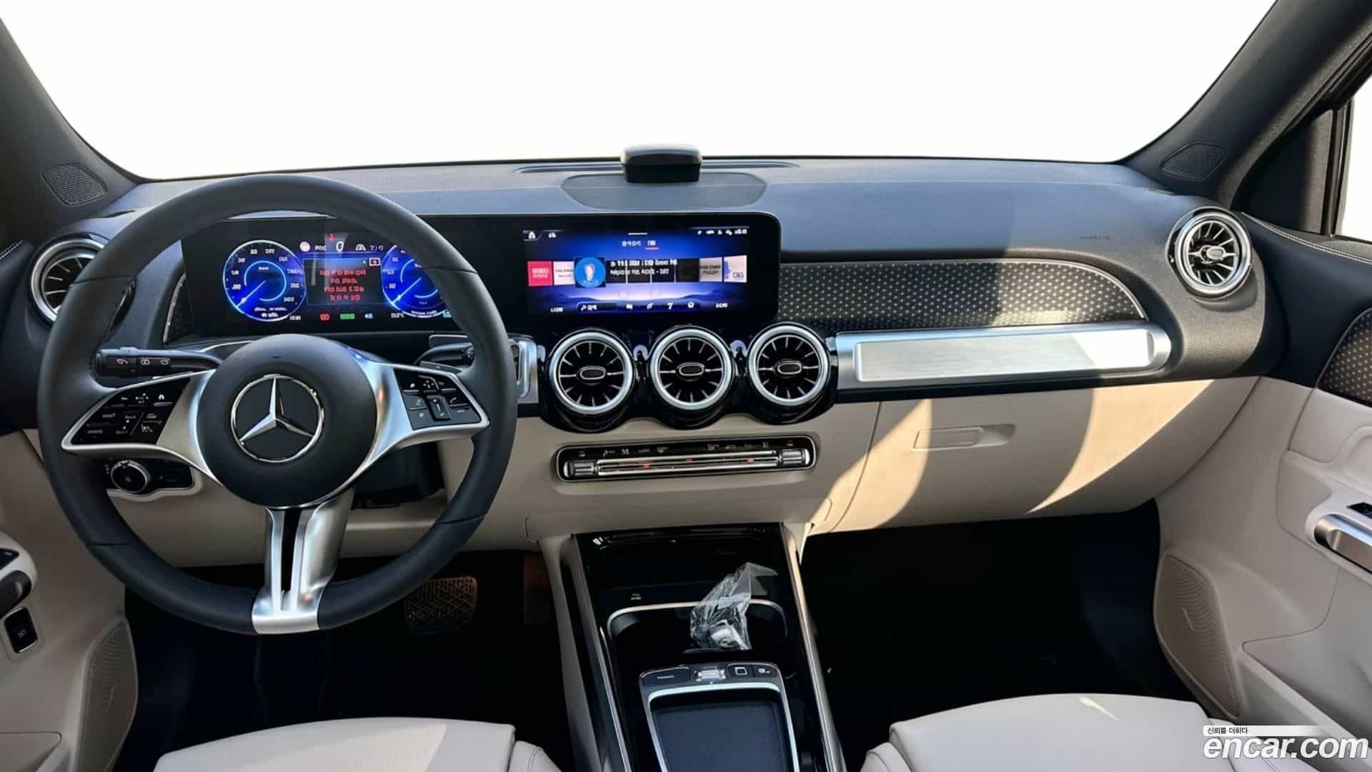 EQB Mercedes-Benz 2025.6-INNER-009