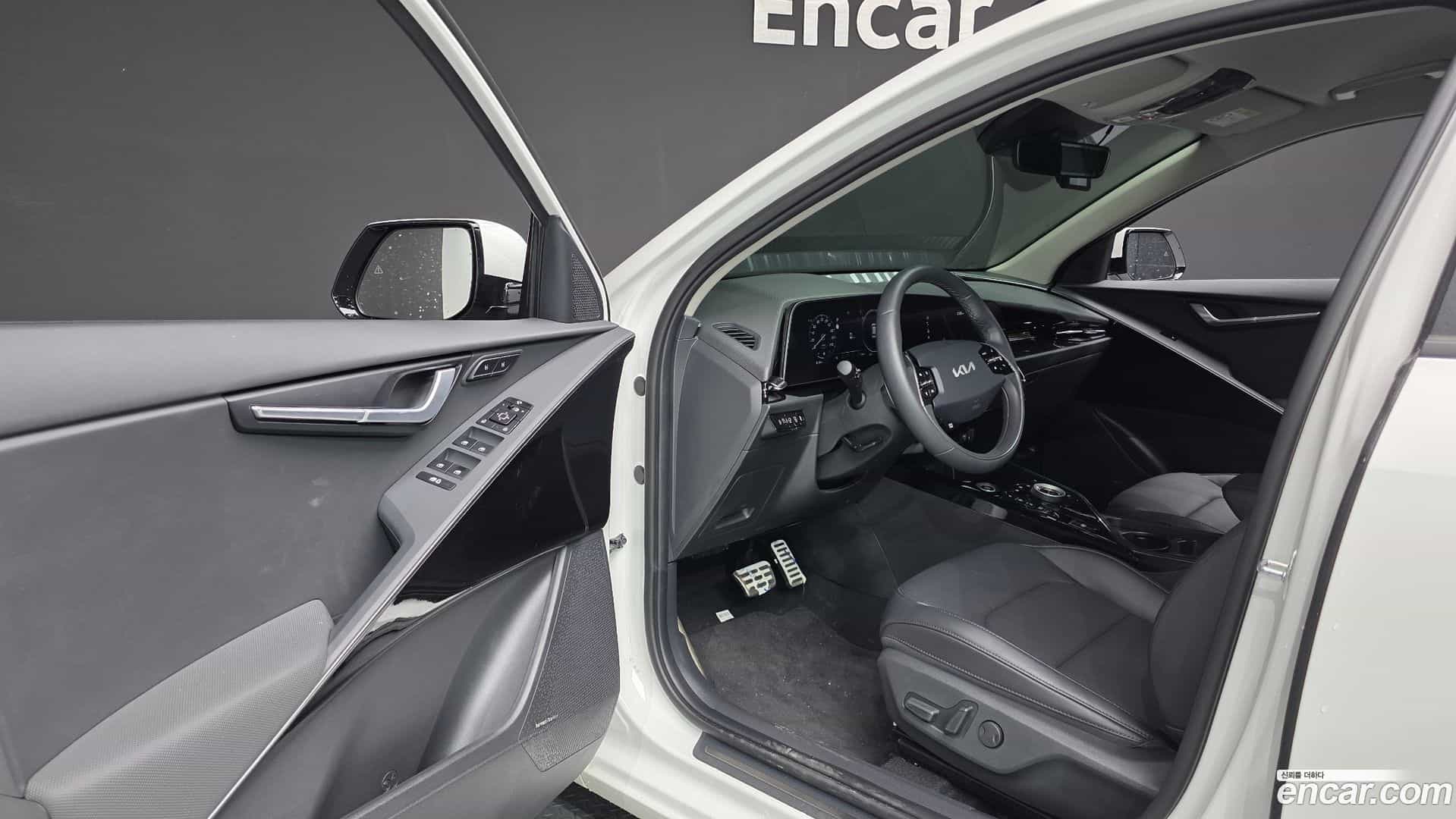 Niro Kia 2025.2-INNER-010