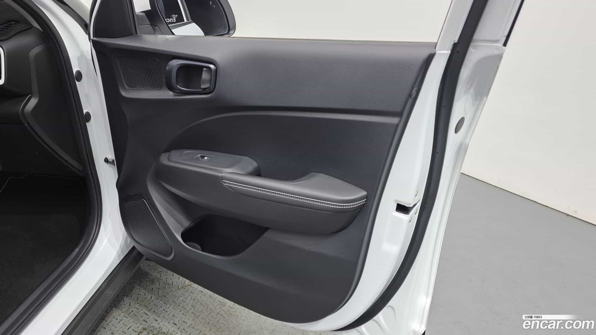 Venue Hyundai 2025.3-INNER-034