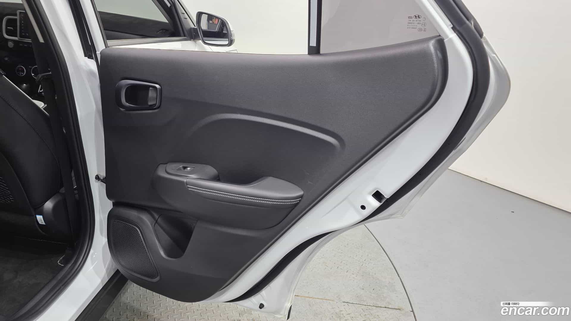 Venue Hyundai 2025.3-INNER-035