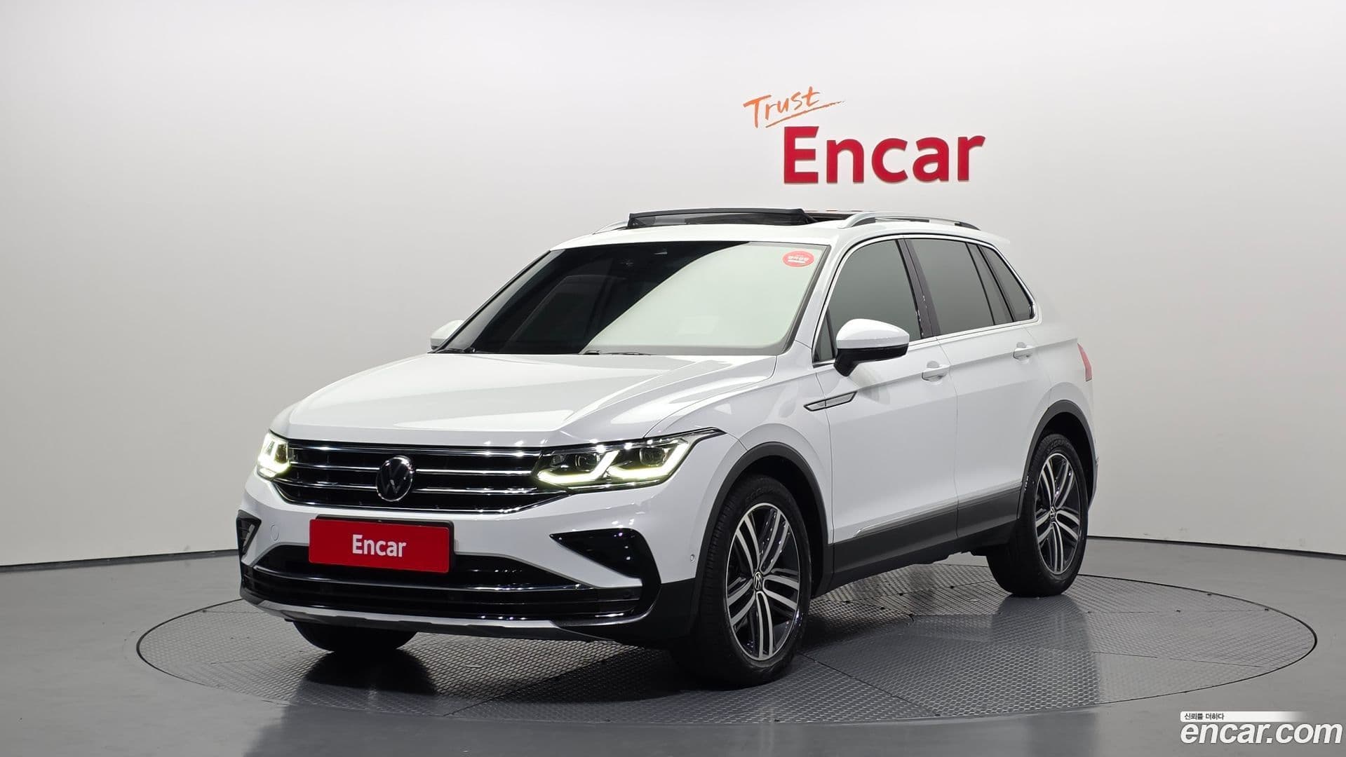 Main__Slider__Photo:Tiguan Volkswagen 2021.7-0