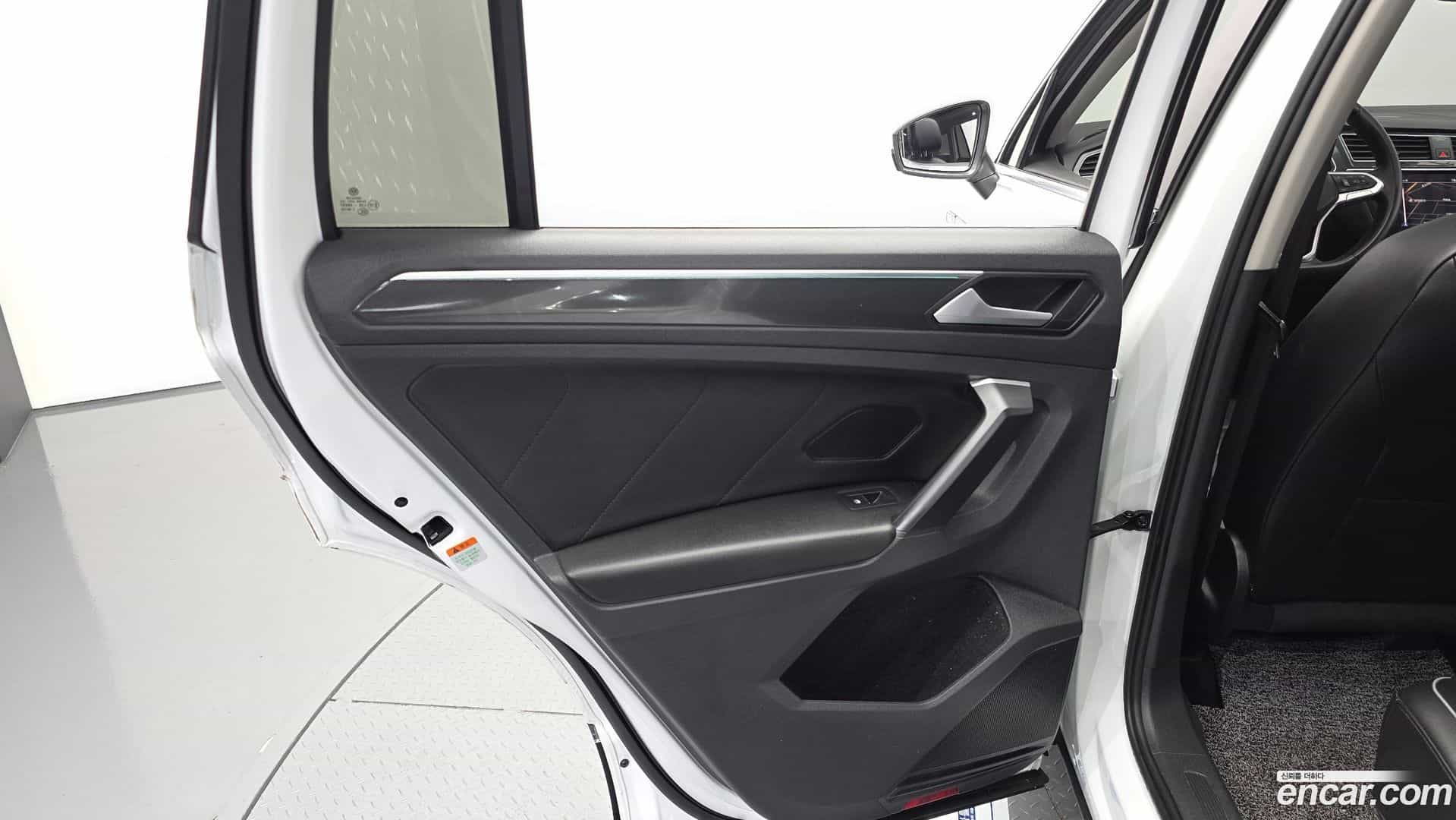 Tiguan Volkswagen 2021.7-INNER-035