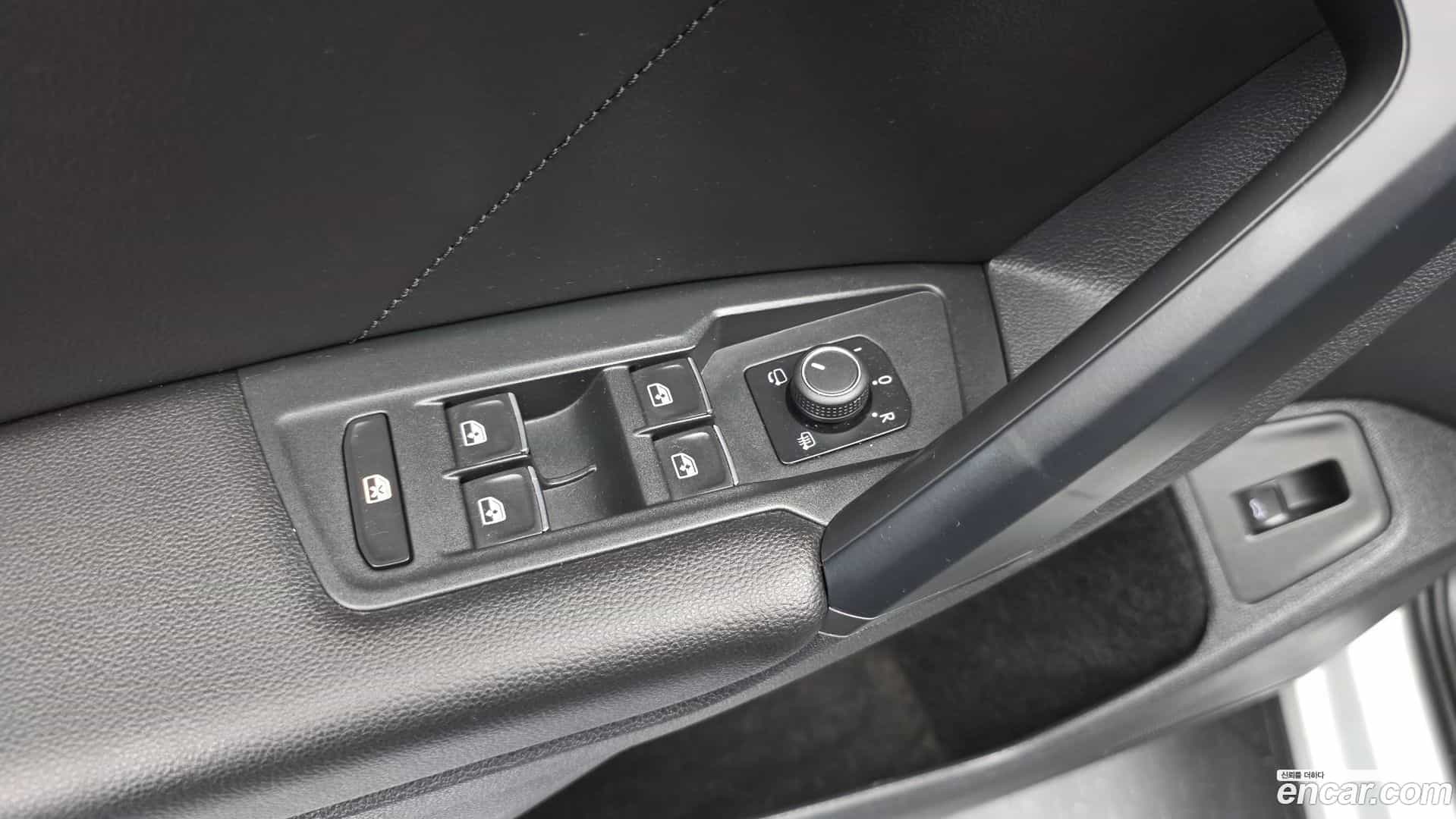 Tiguan Volkswagen 2021.7-OPTION-042