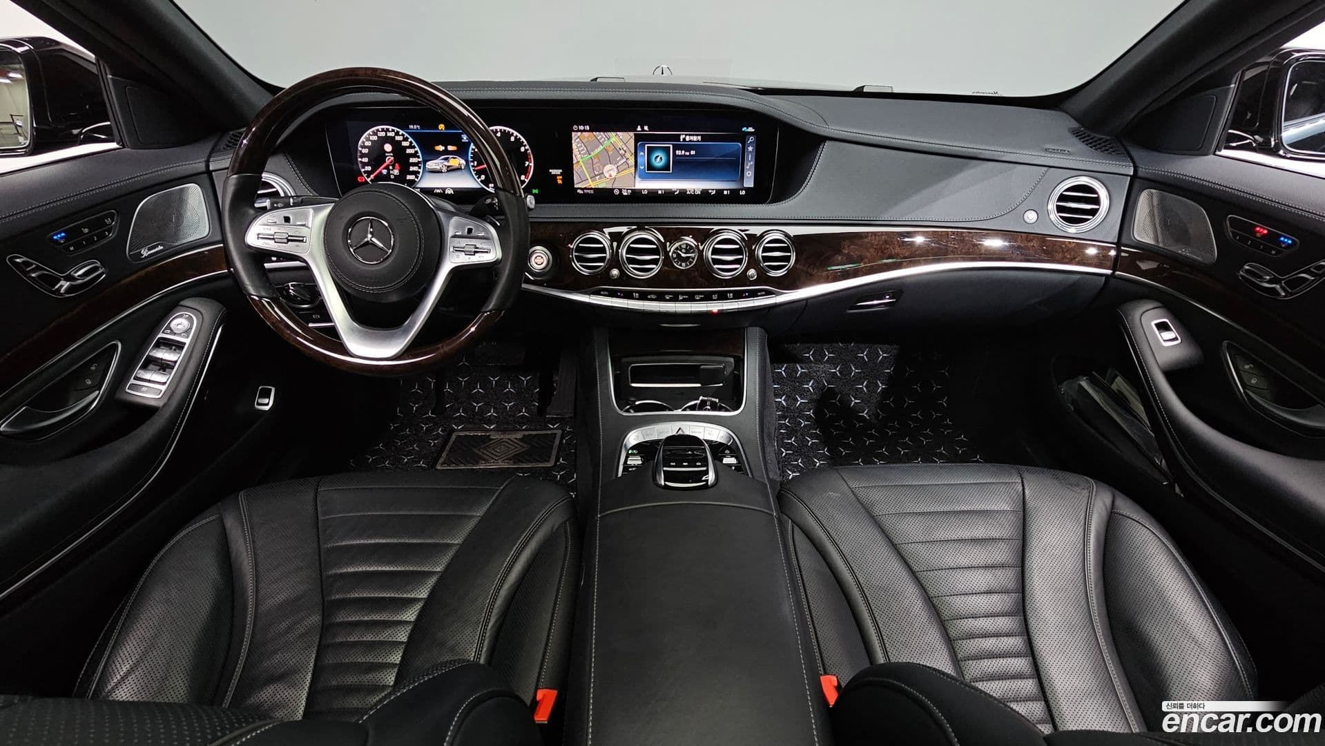 Main__Slider__Photo:S-Class Mercedes-Benz 2020.8-6