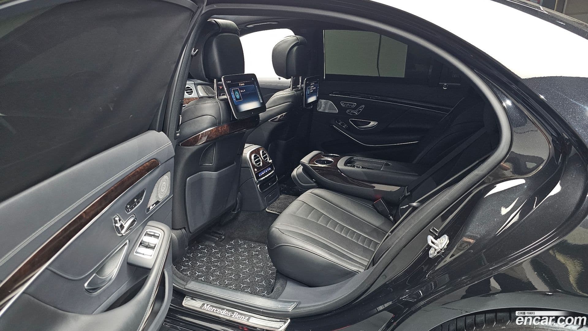 Main__Slider__Photo:S-Class Mercedes-Benz 2020.8-11