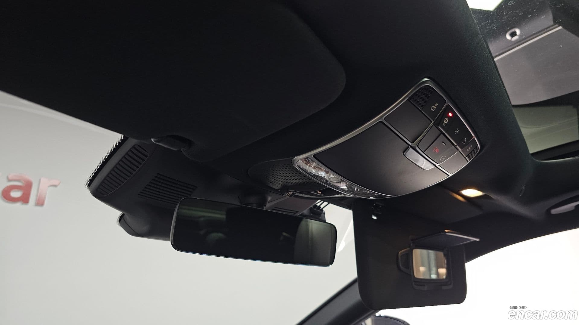 Main__Slider__Photo:S-Class Mercedes-Benz 2020.8-31