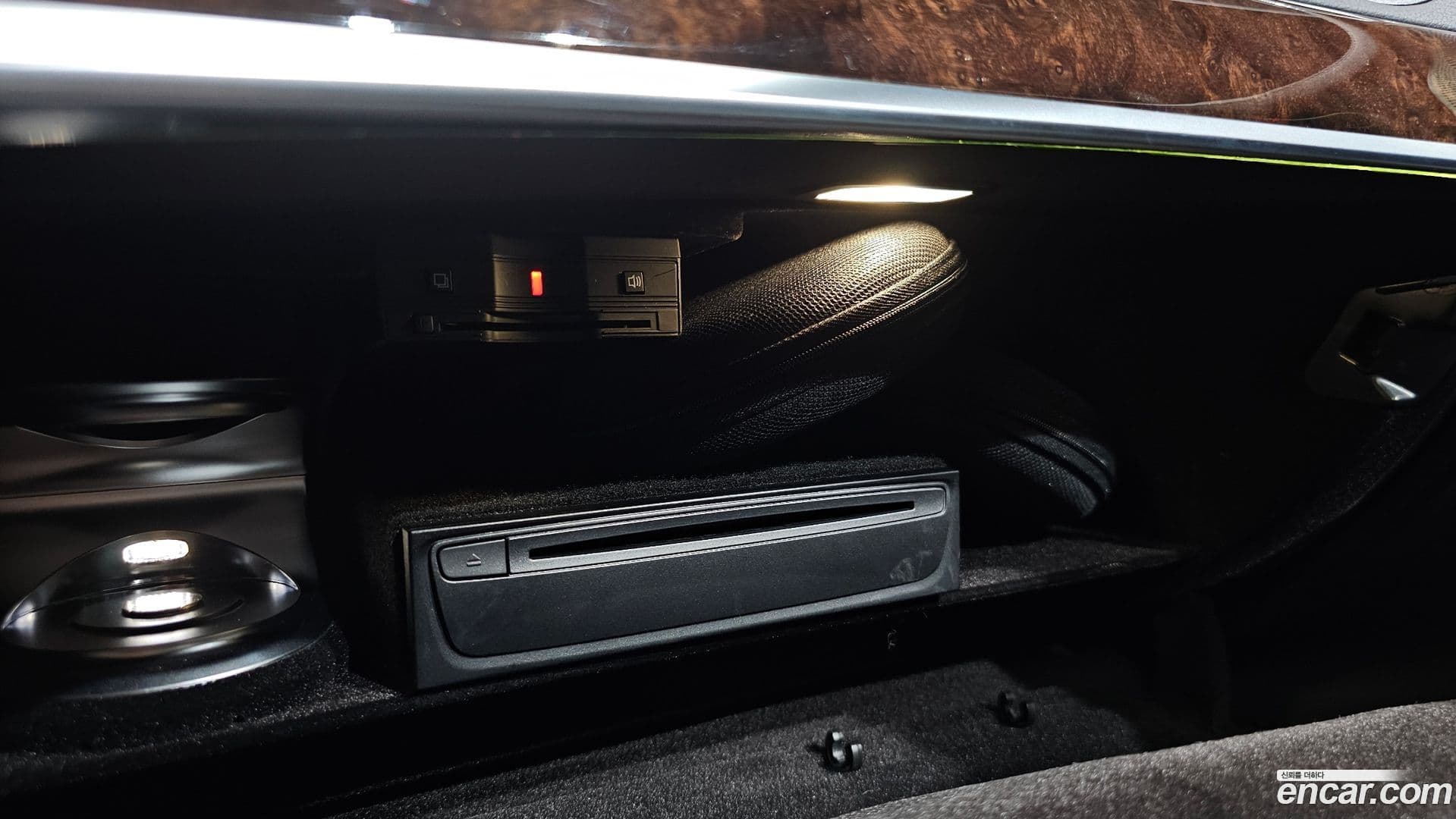 Main__Slider__Photo:S-Class Mercedes-Benz 2020.8-35