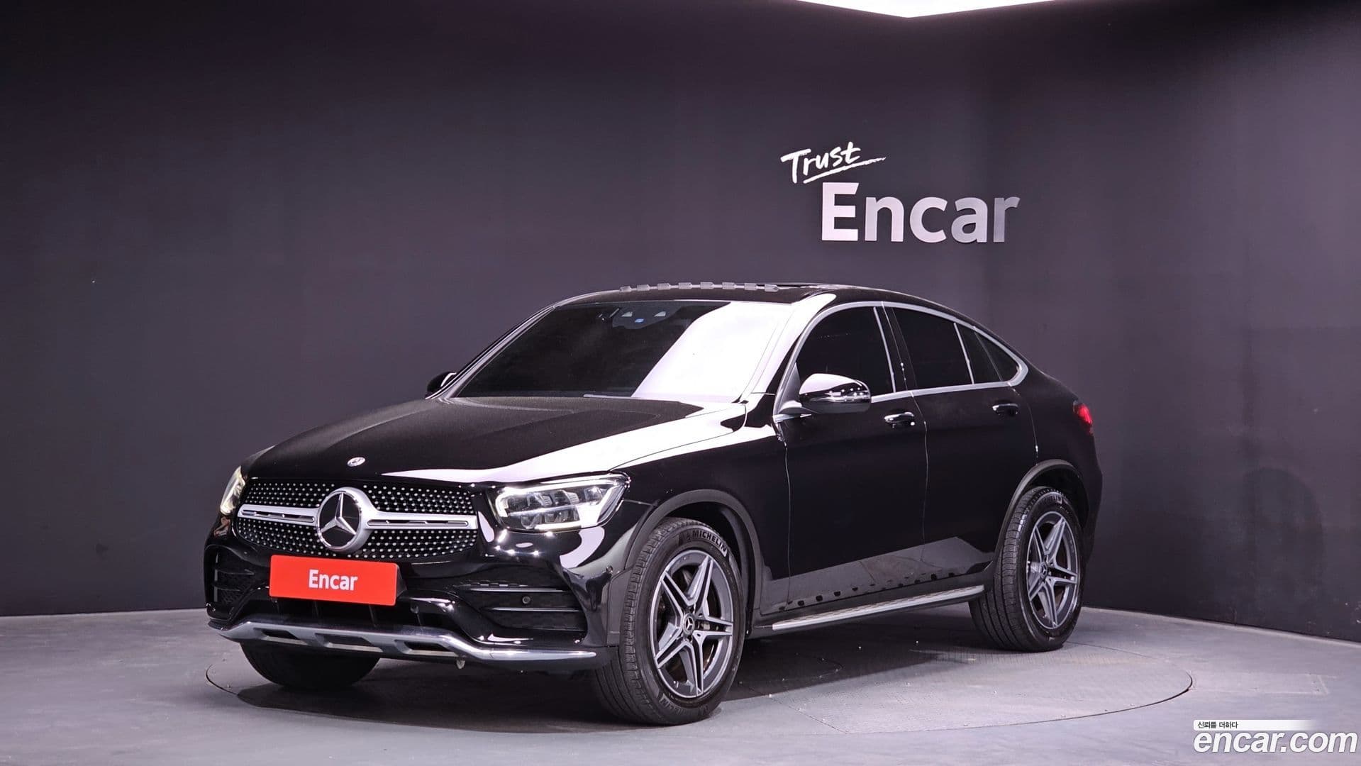 Main__Slider__Photo:GLC-Class Mercedes-Benz 2020.9-0