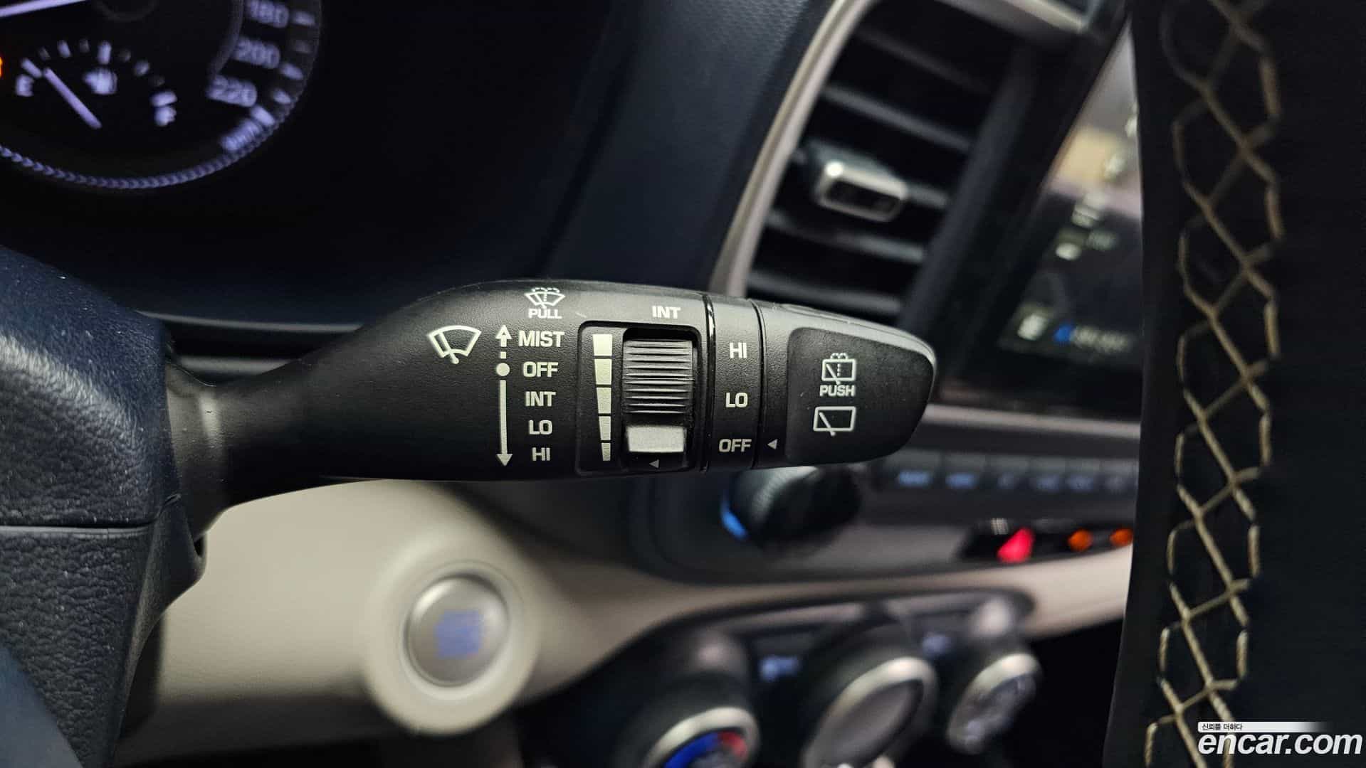 Venue Hyundai 2019.7-OPTION-042