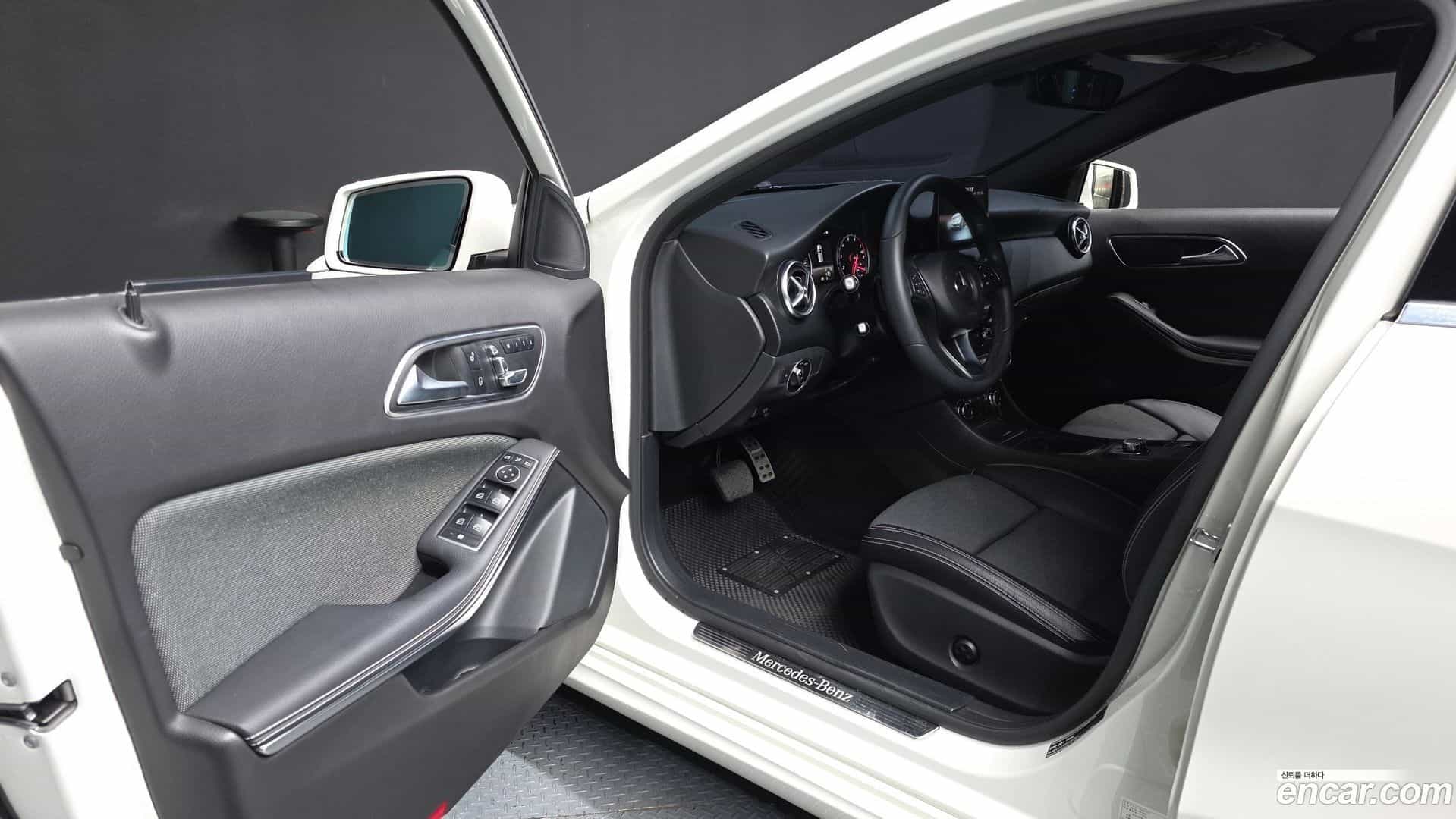 A-Class Mercedes-Benz 2018.3-INNER-010