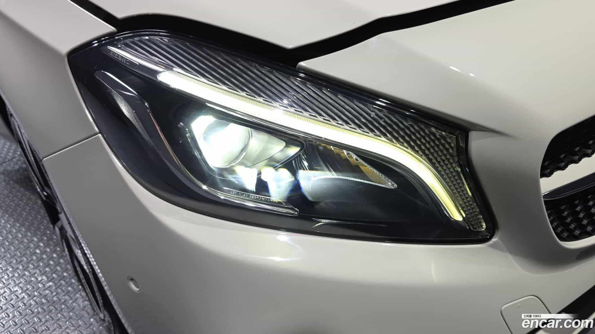 A-Class Mercedes-Benz 2018.3-OUTER-032