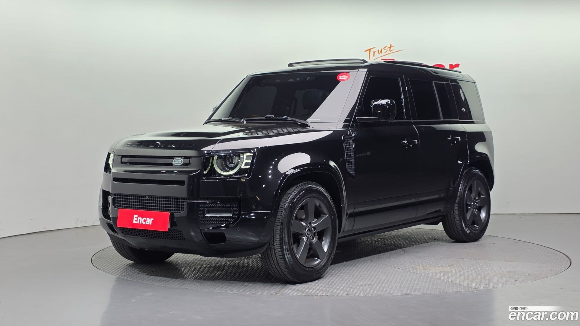 Main__Slider__Photo:Defender Land Rover 2024.1-0