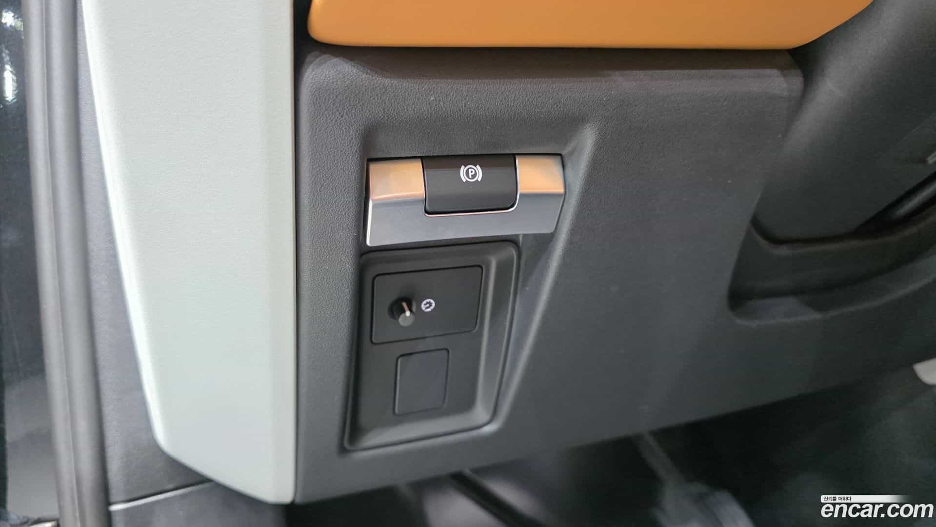 Defender Land Rover 2024.1-OPTION-043