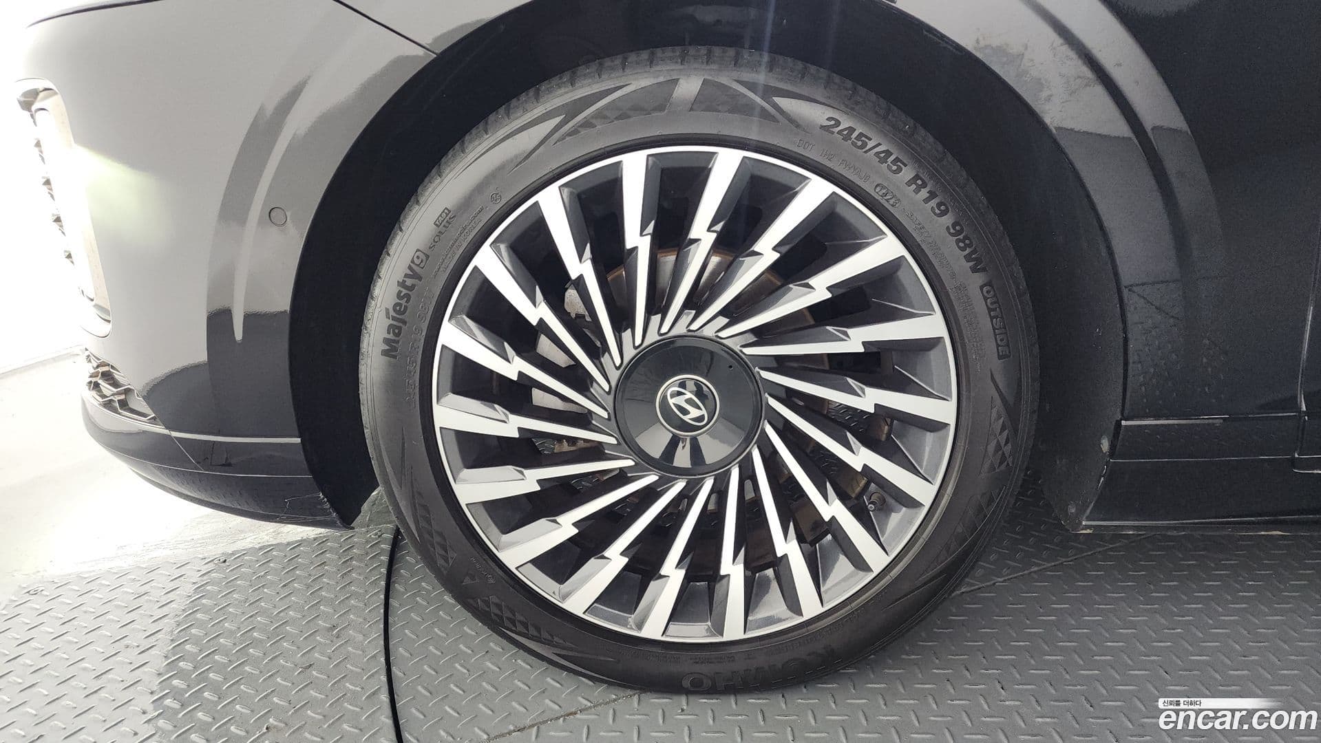 Main__Slider__Photo:Grandeur Hyundai 2023.4-4