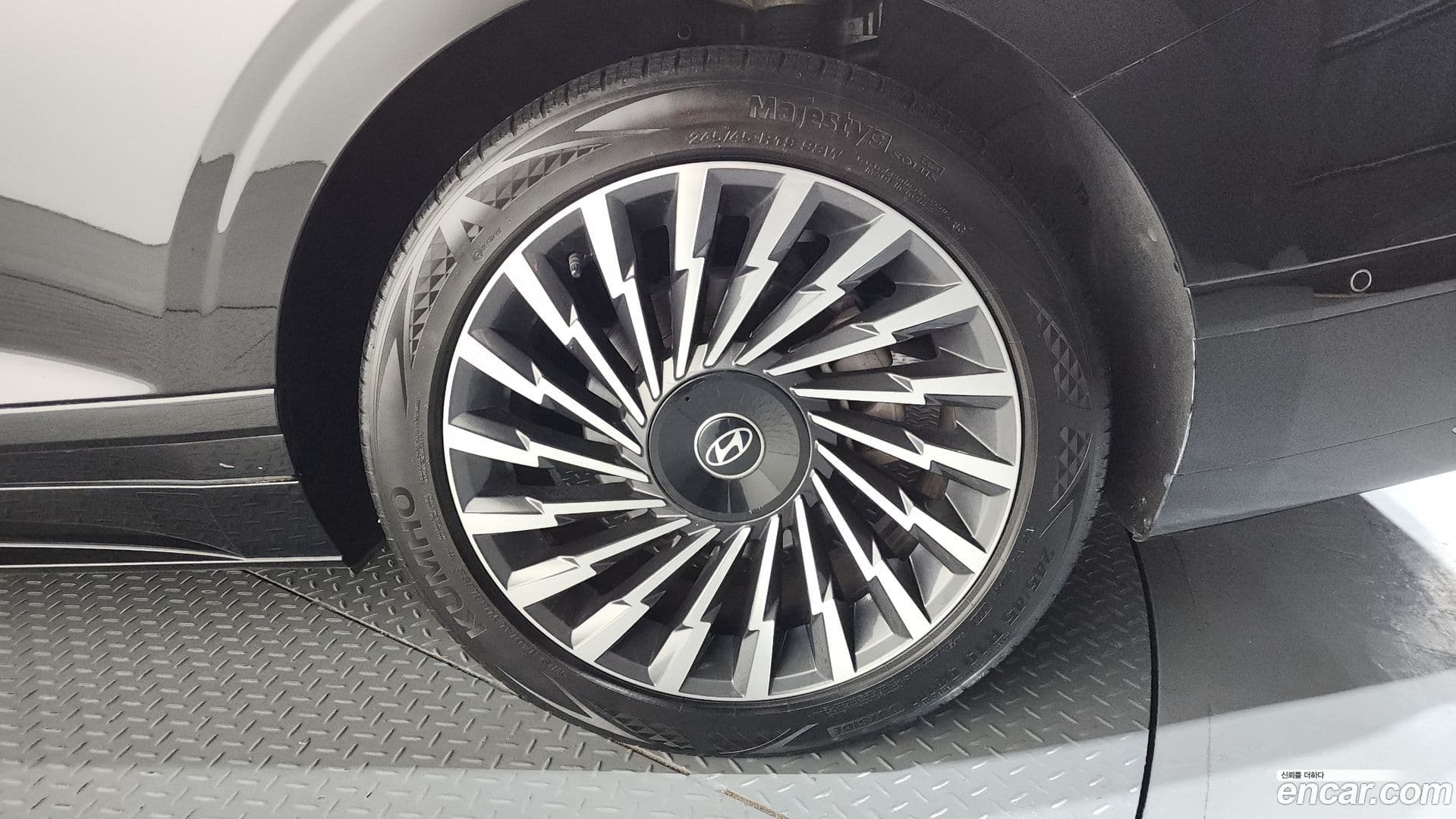 Main__Slider__Photo:Grandeur Hyundai 2023.4-20