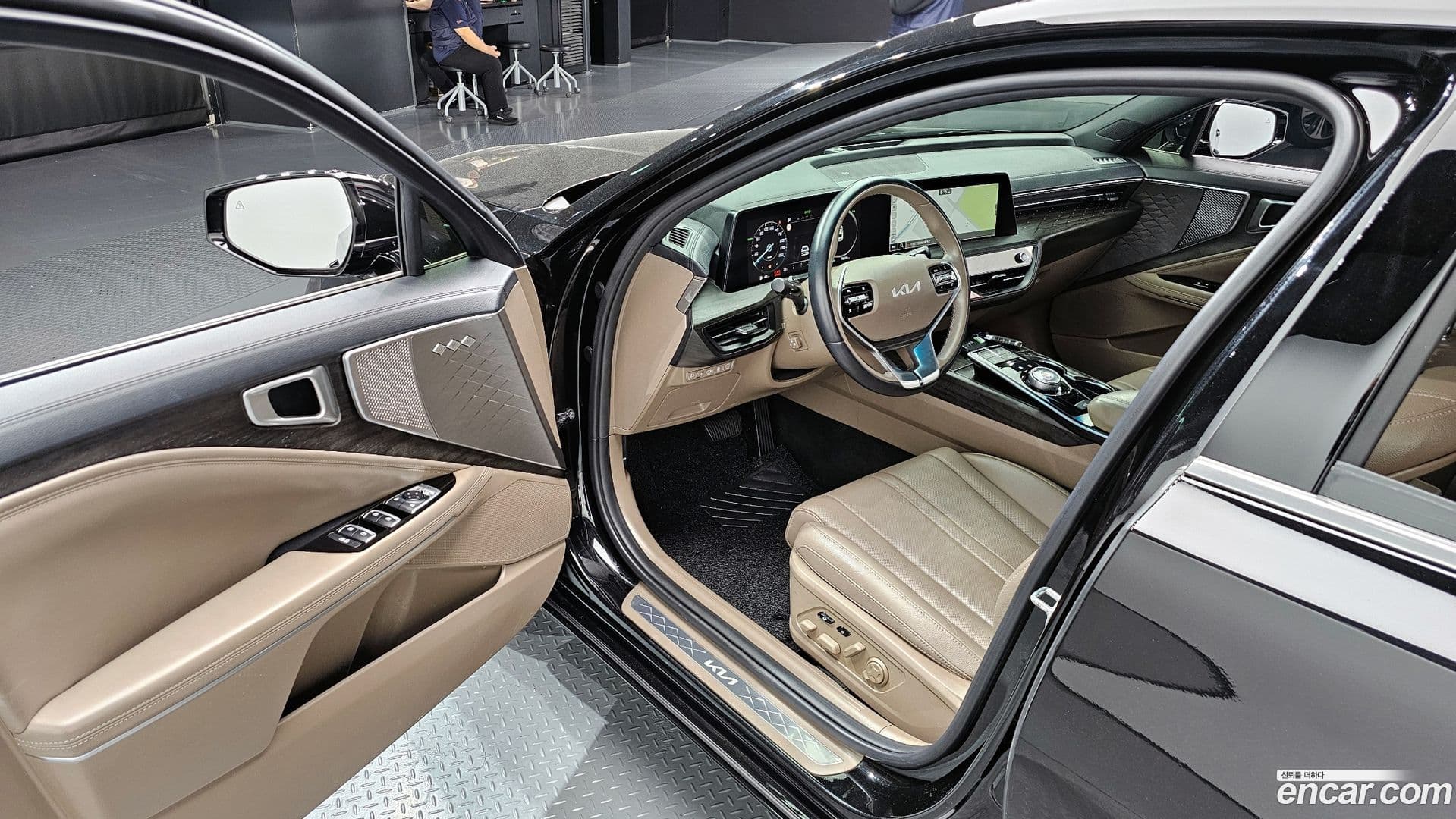 Main__Slider__Photo:K8 Kia 2022.10-9