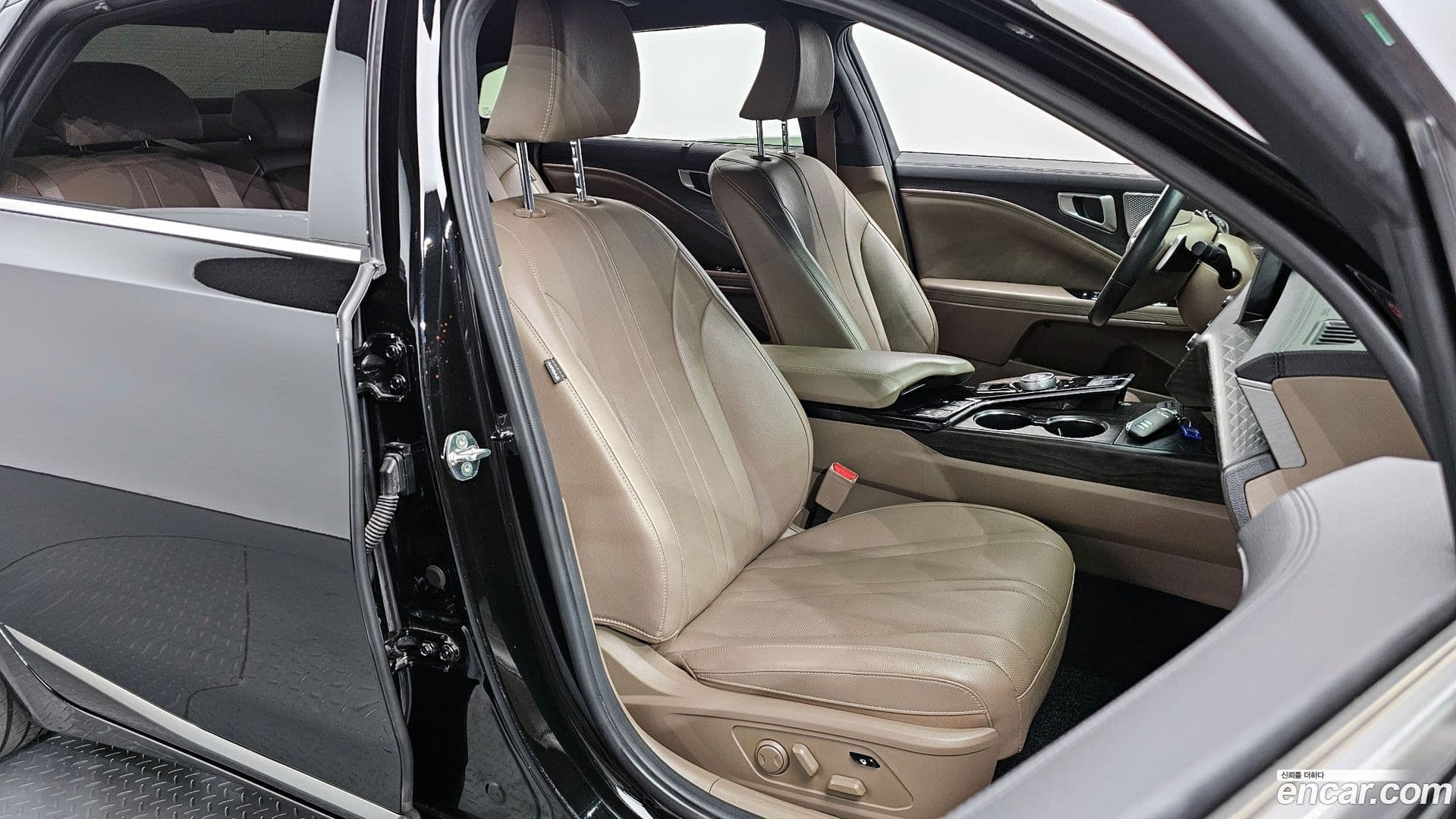 Main__Slider__Photo:K8 Kia 2022.10-10