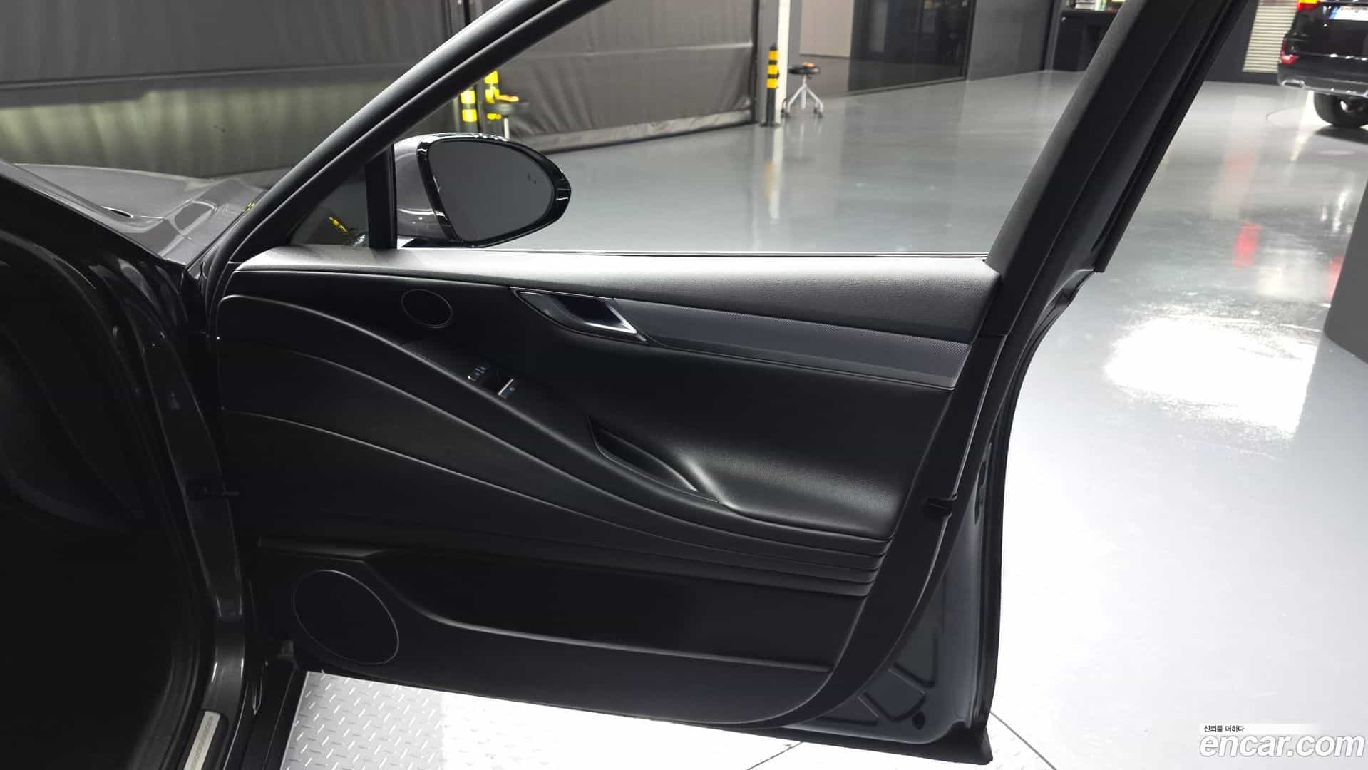 G80 Genesis 2020.4-INNER-034