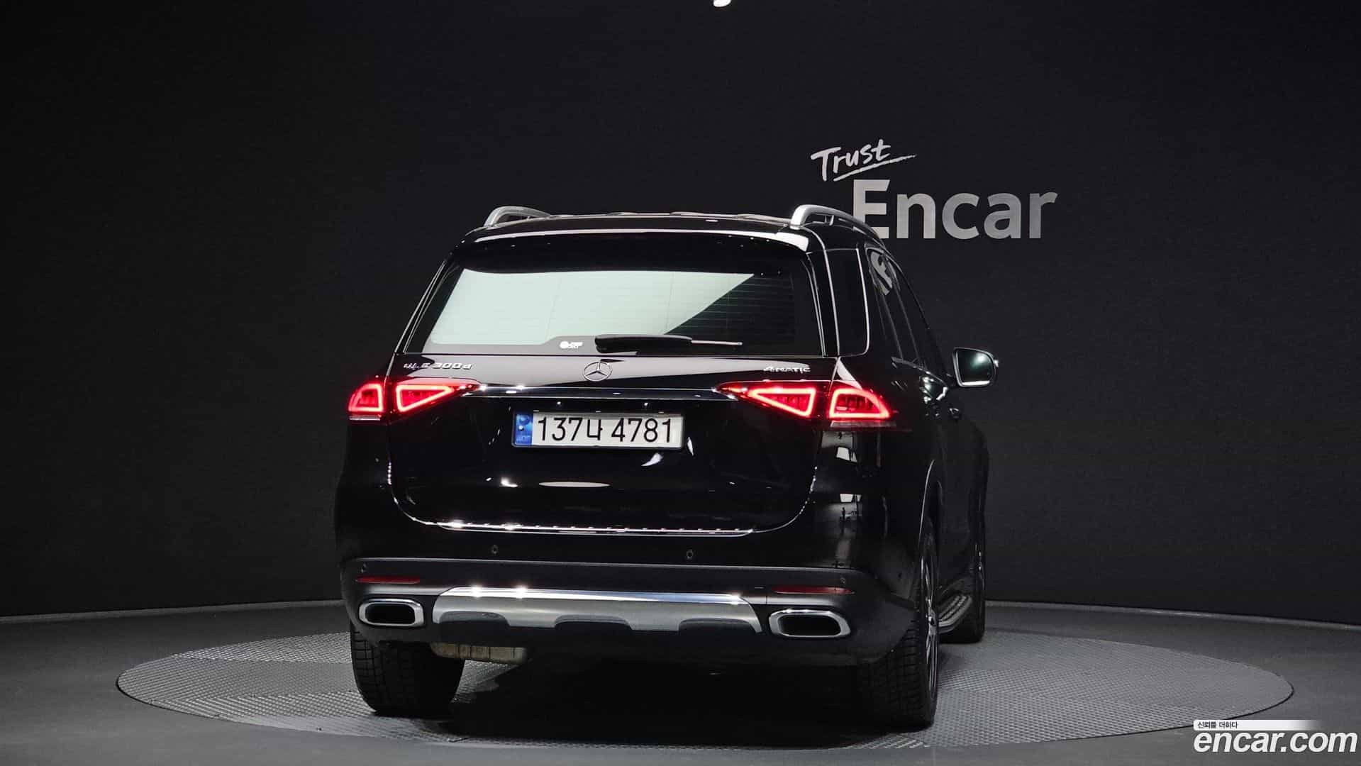 GLE-Class Mercedes-Benz 2019.8-OUTER-004