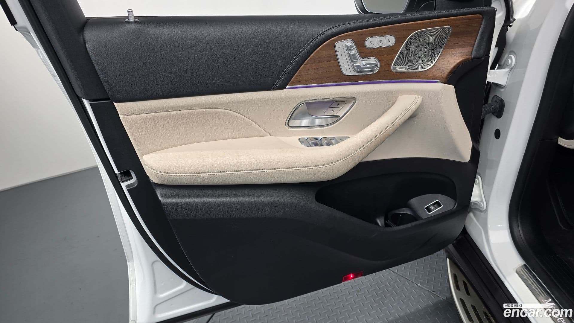 Main__Slider__Photo:GLE-Class Mercedes-Benz 2021.3-23