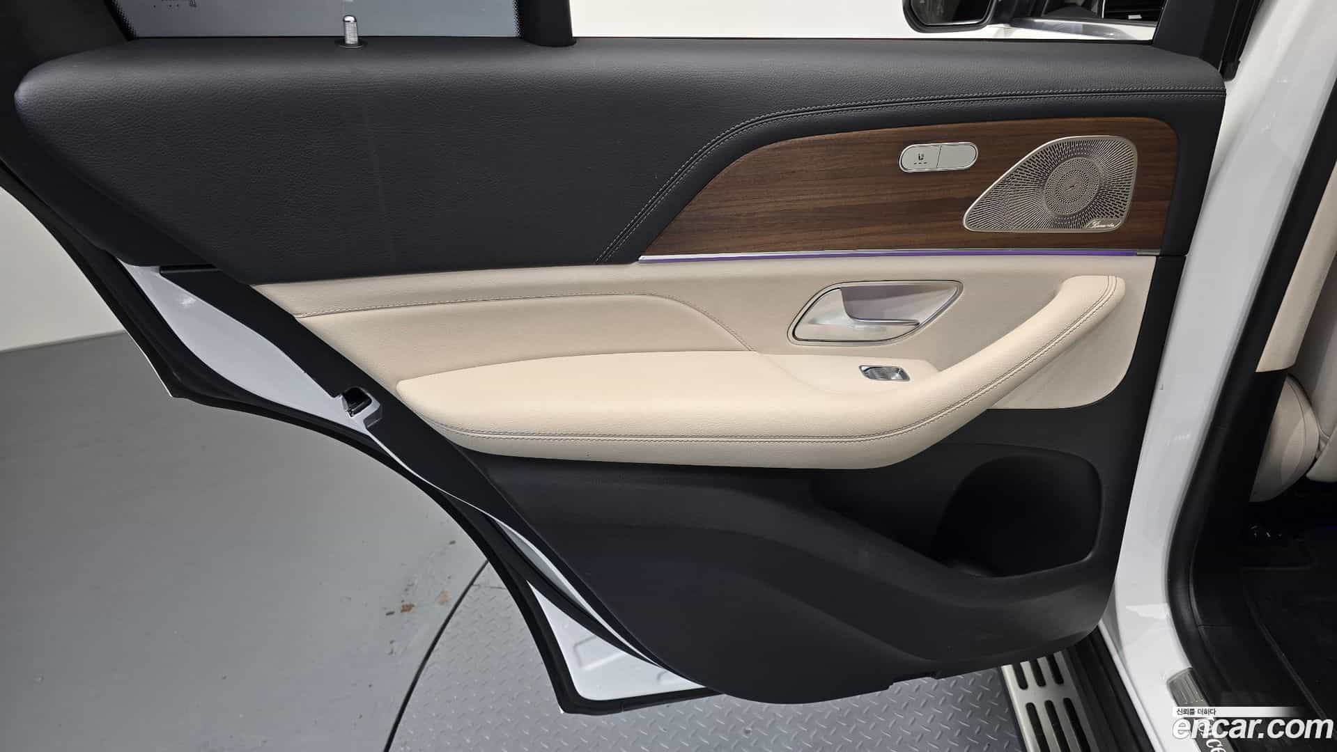GLE-Class Mercedes-Benz 2021.3-INNER-035