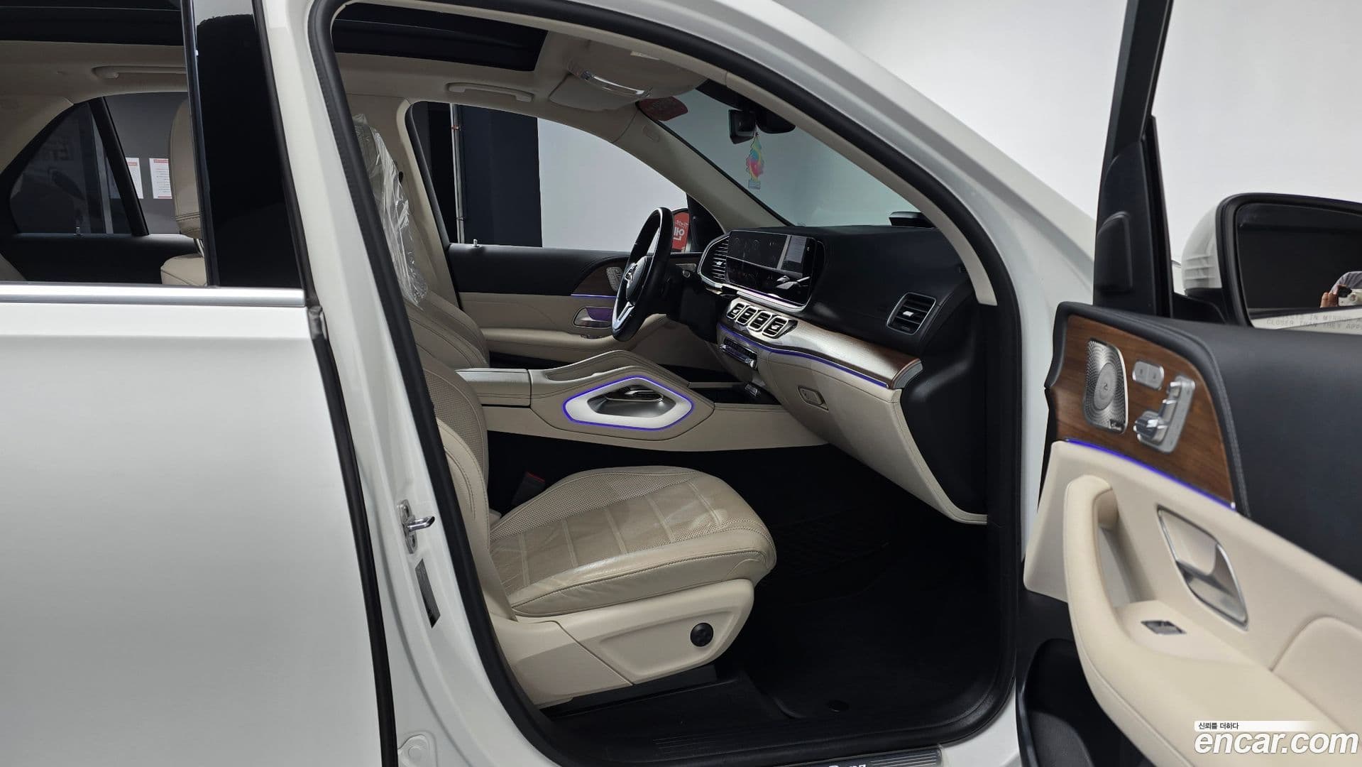 Main__Slider__Photo:GLE-Class Mercedes-Benz 2021.3-25