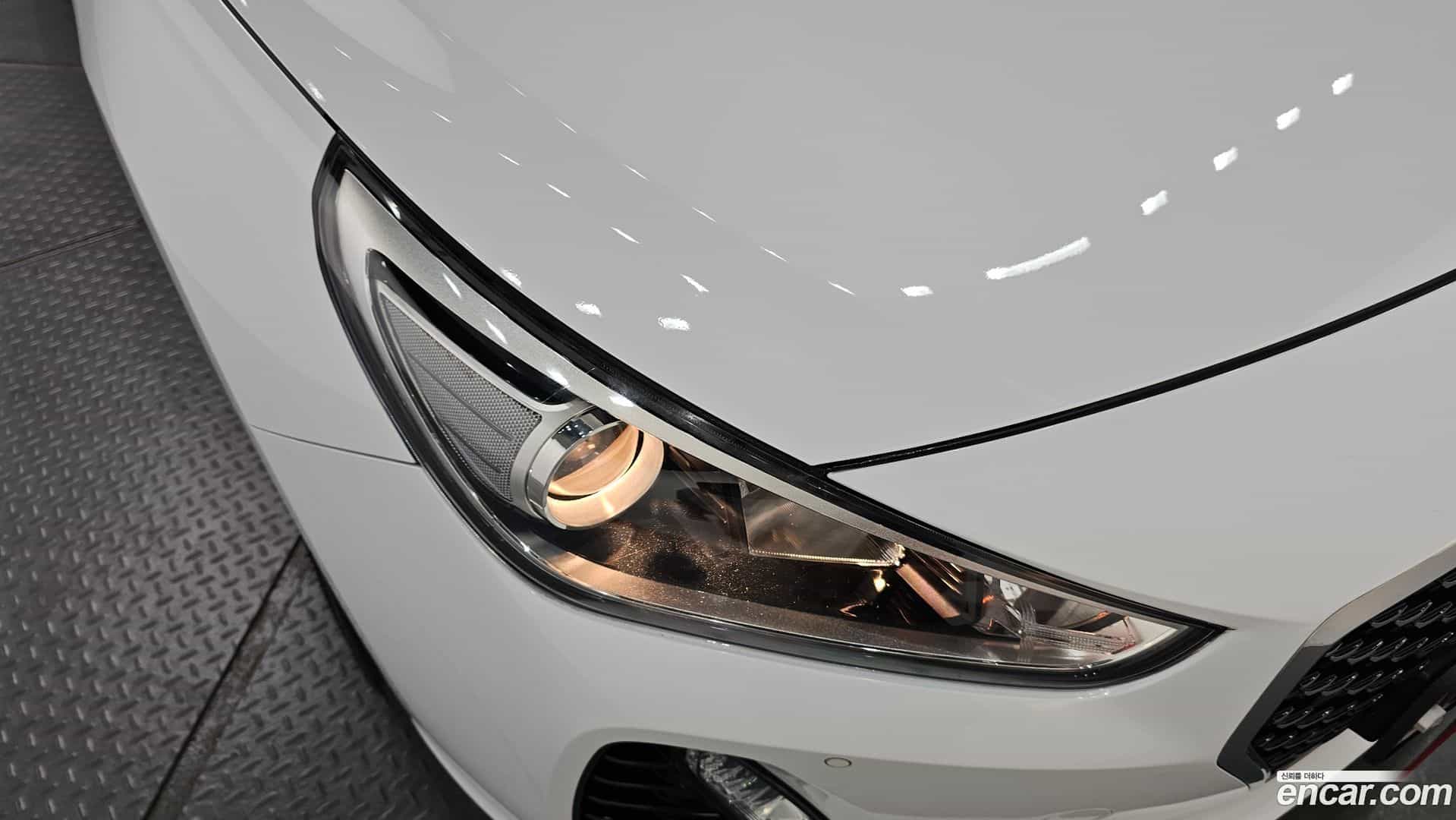 i30 Hyundai 2017.4-OUTER-032