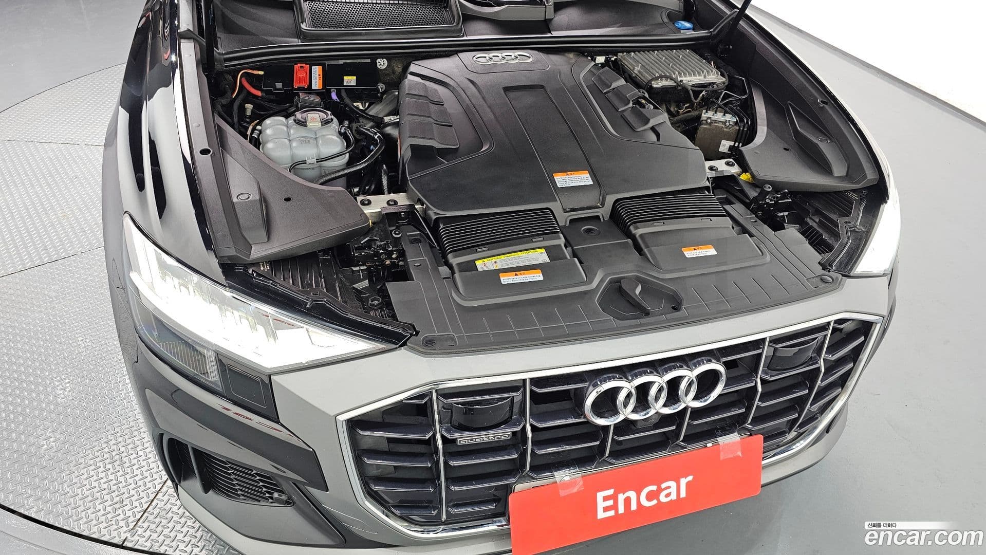 Main__Slider__Photo:Q8 Audi 2020.4-5