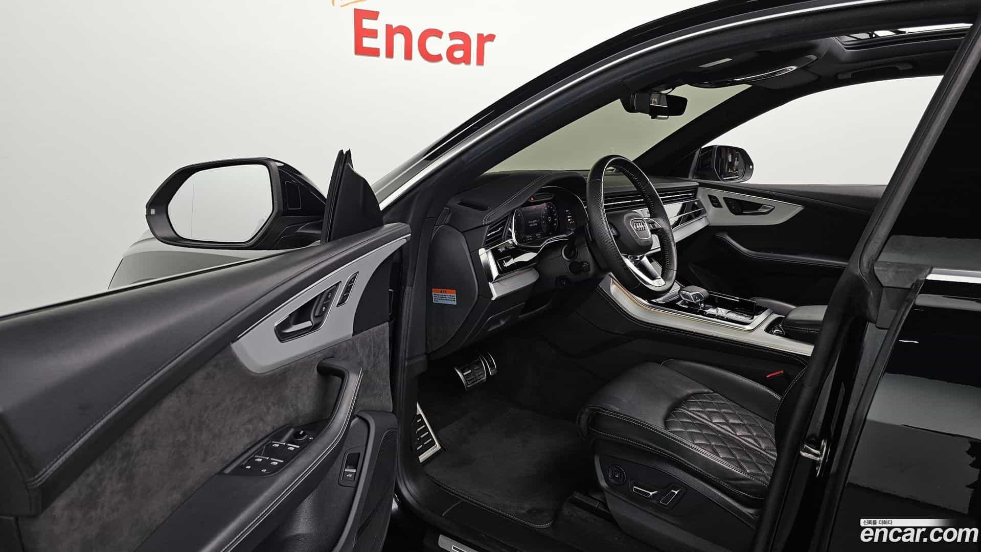 Q8 Audi 2020.4-INNER-010