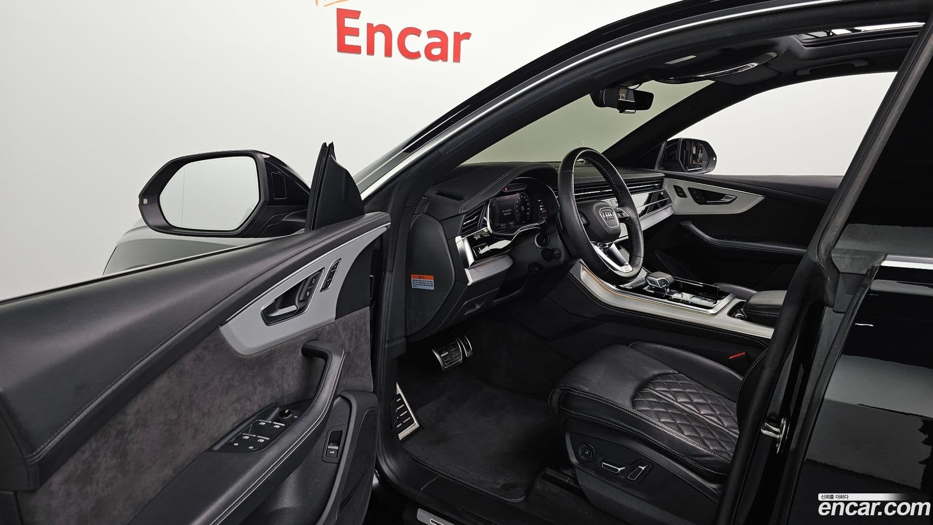 Main__Slider__Photo:Q8 Audi 2020.4-9