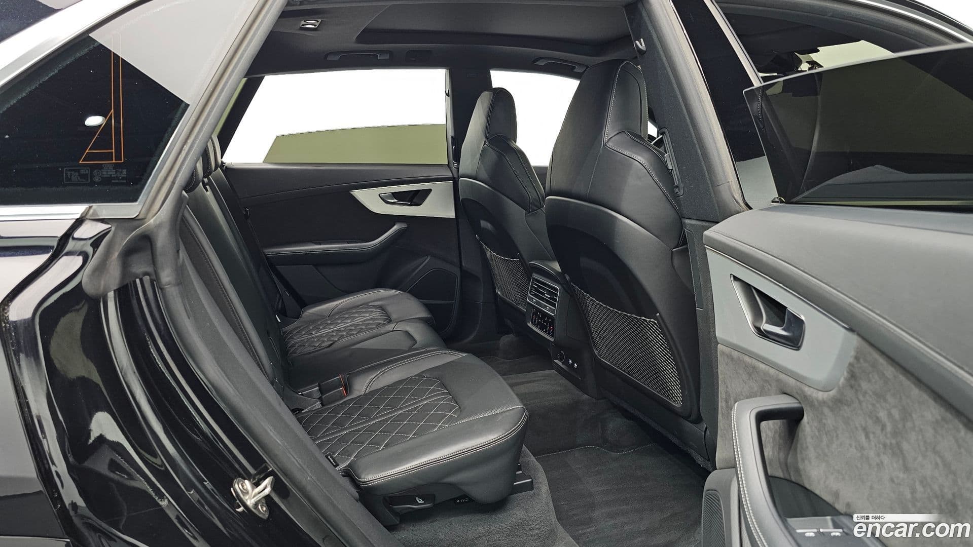 Main__Slider__Photo:Q8 Audi 2020.4-11