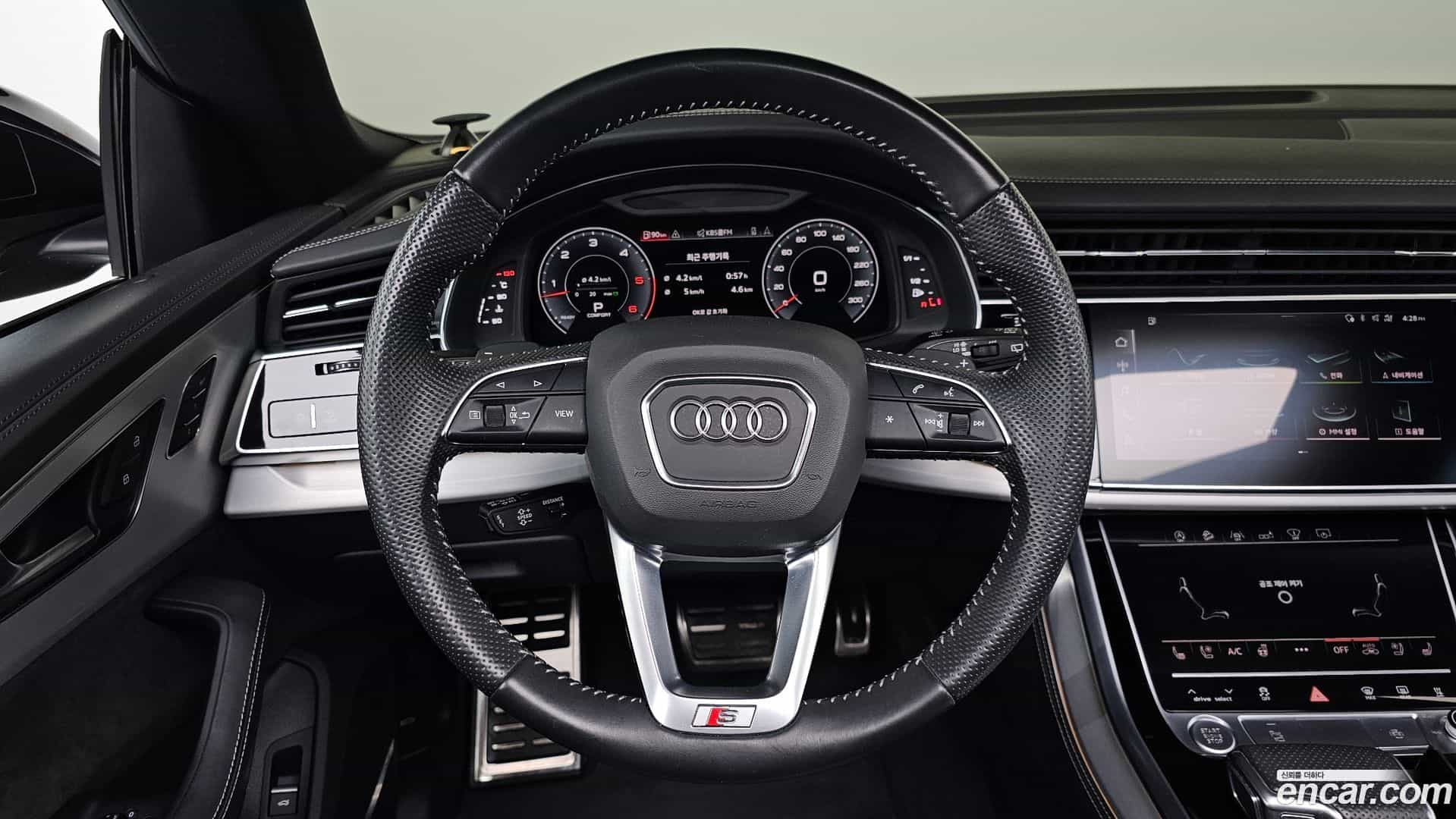 Q8 Audi 2020.4-OPTION-017