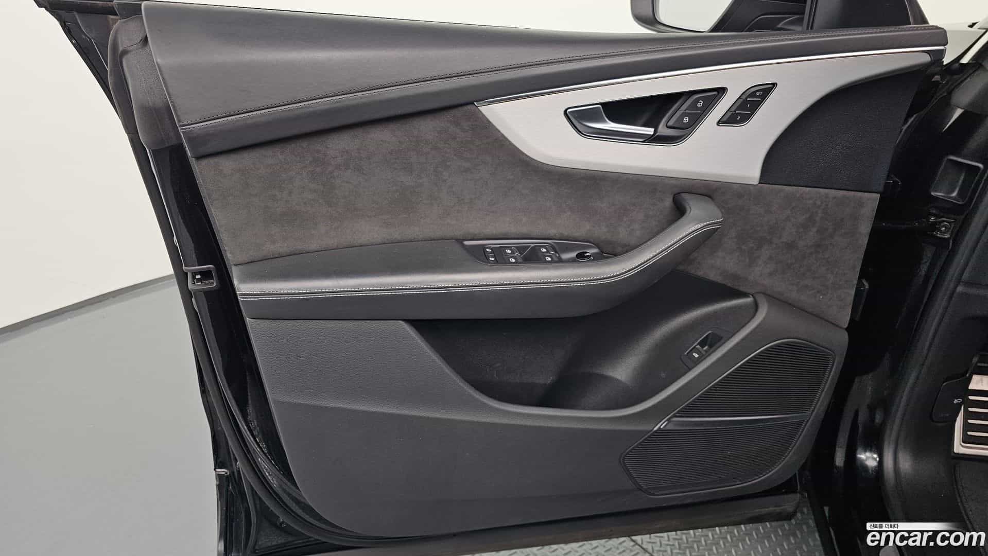 Q8 Audi 2020.4-INNER-034