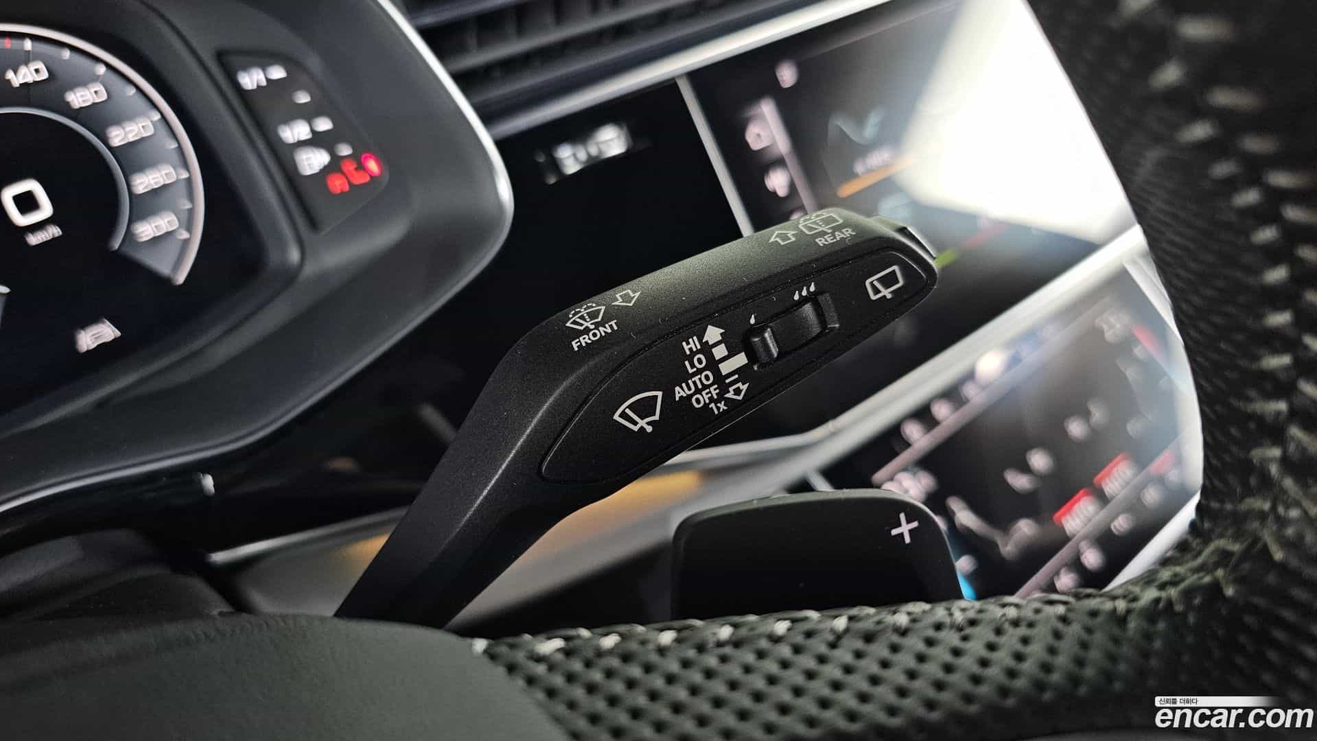 Q8 Audi 2020.4-OPTION-042