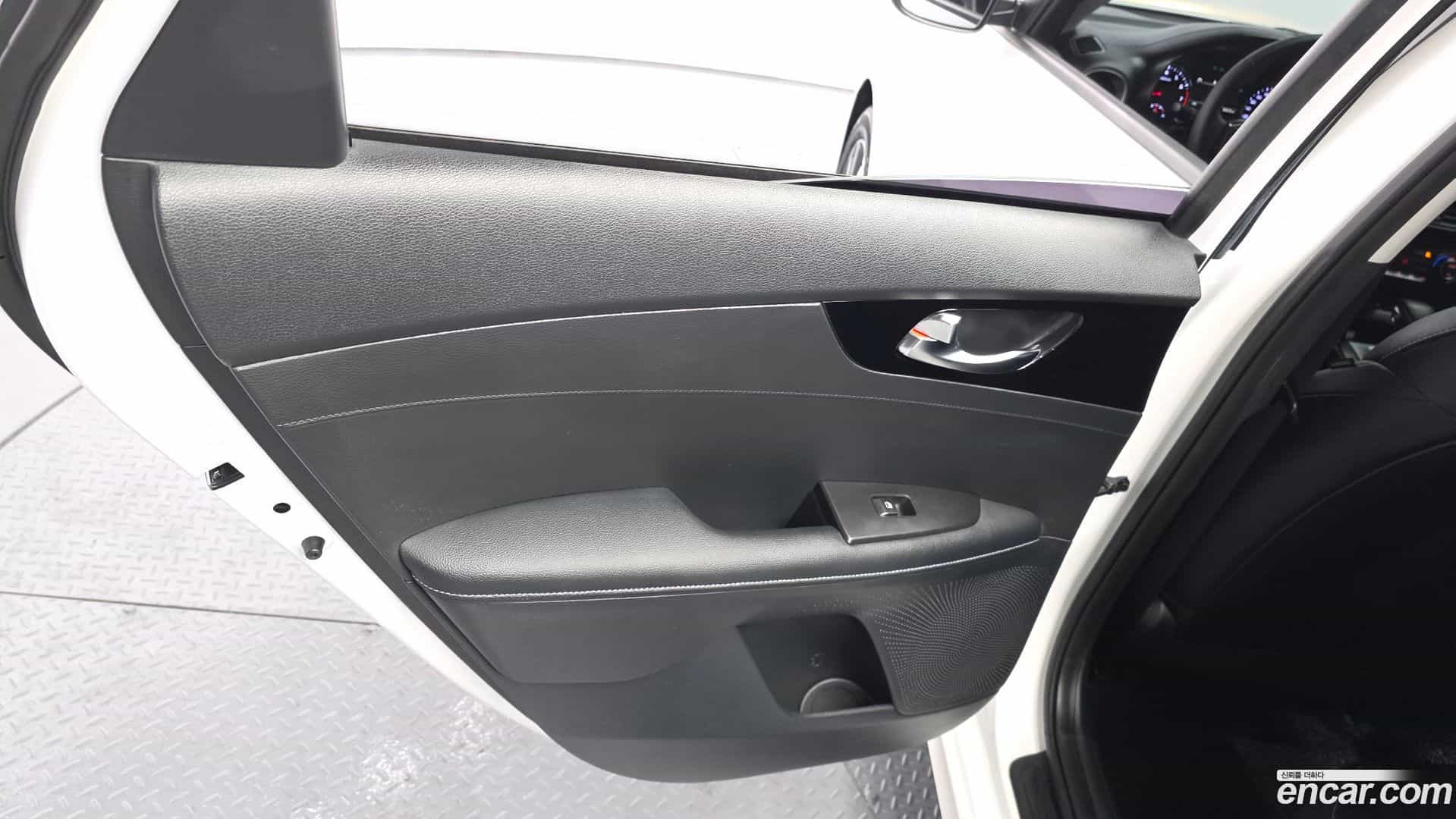 K3 Kia 2024.2-INNER-035