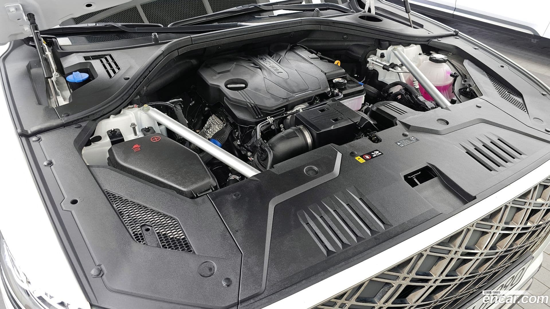 Main__Slider__Photo:GV70 Genesis 2025.1-5