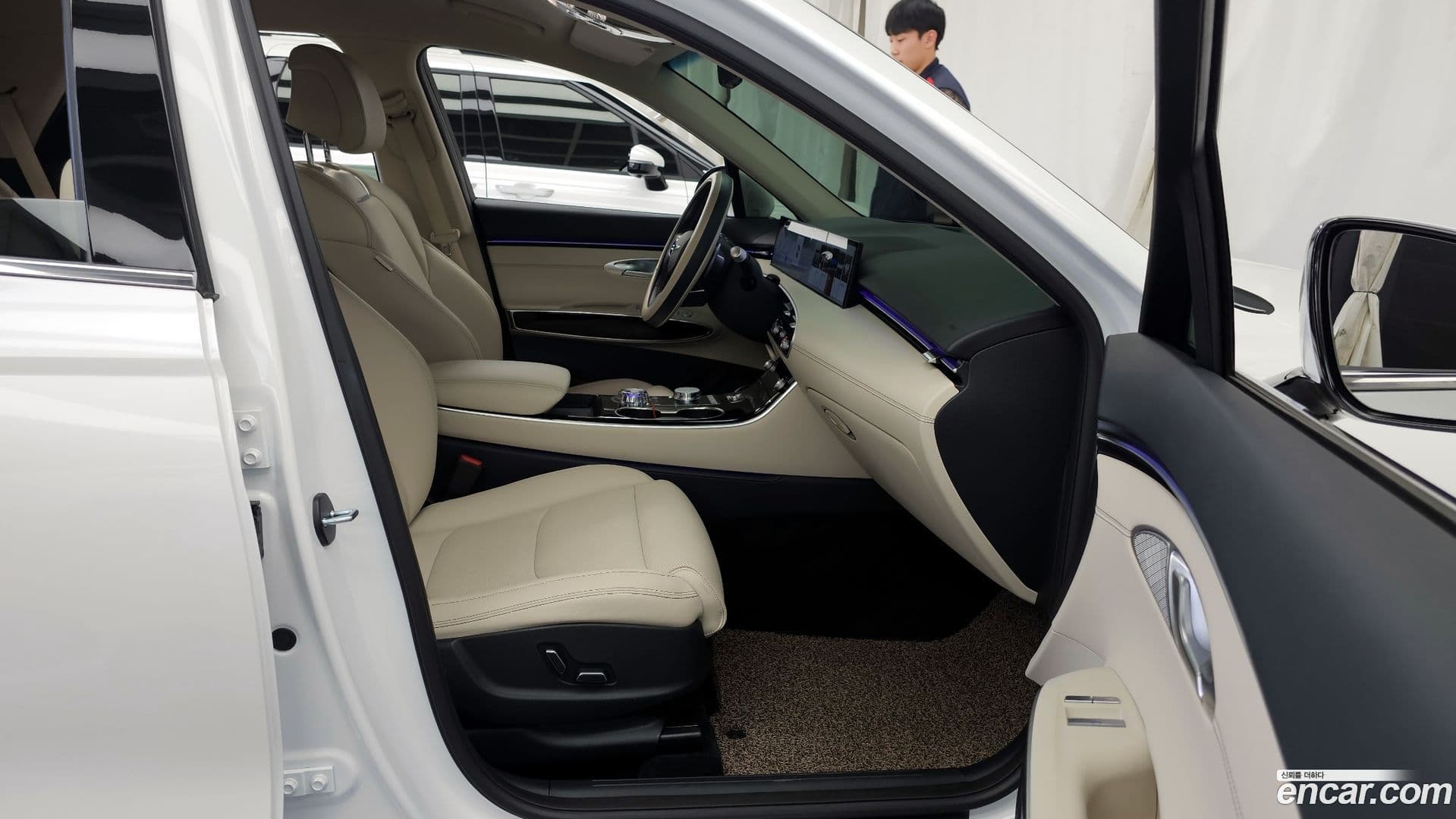 Main__Slider__Photo:GV70 Genesis 2025.1-10