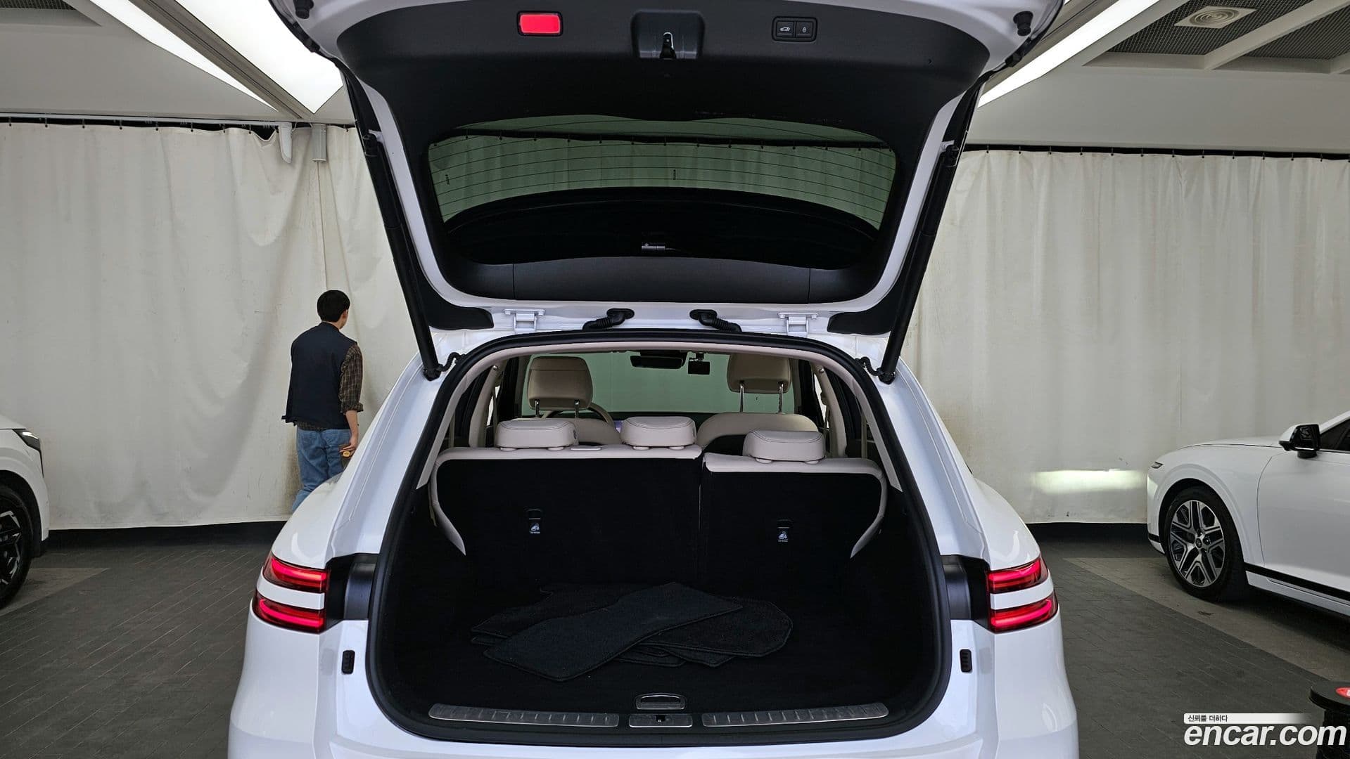 Main__Slider__Photo:GV70 Genesis 2025.1-19