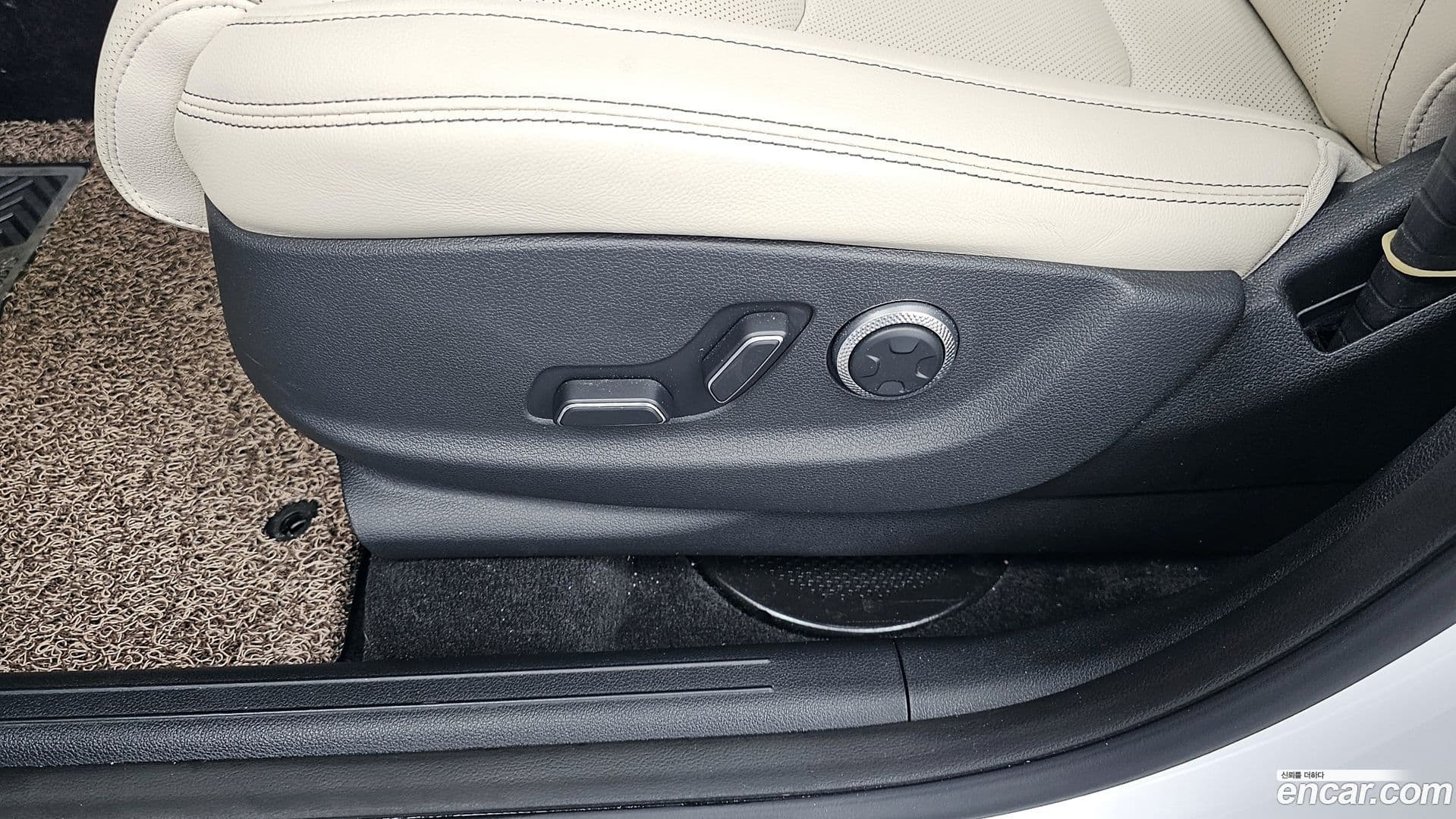 Main__Slider__Photo:GV70 Genesis 2025.1-31