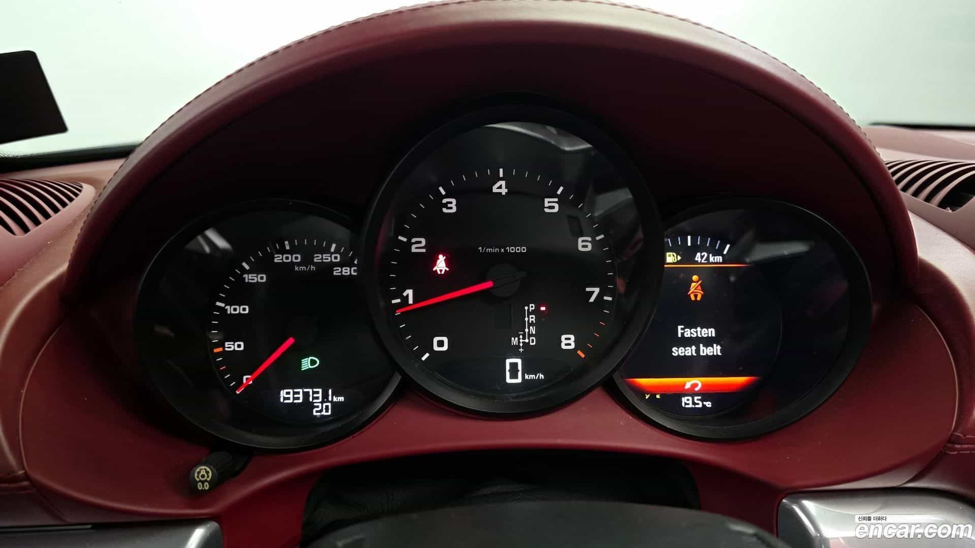 718 Porsche 2017.4-INNER-008