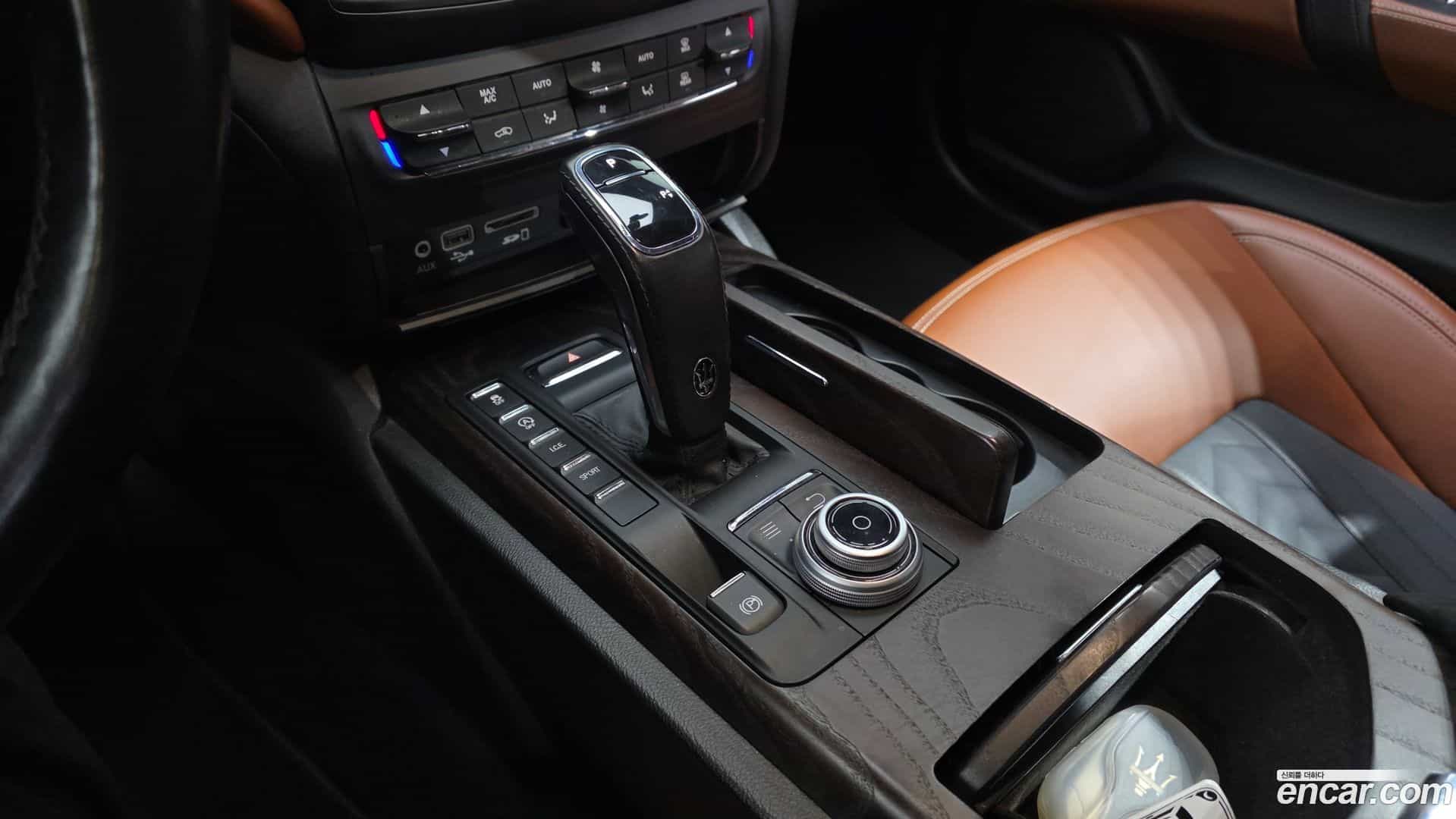 Ghibli Maserati 2019.11-INNER-009